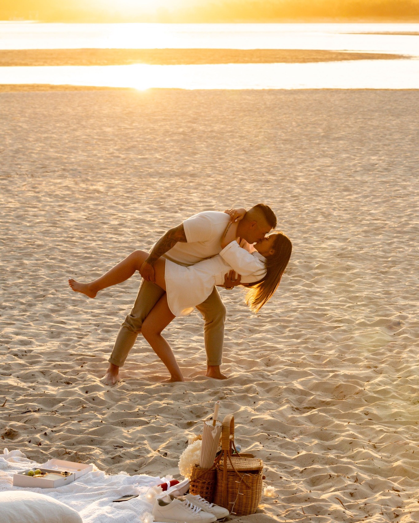 Almost a year later and I still cannot get over these two lovers and their proposal afternoon.
Such a fun loving, beautiful couple who filled our hearts with so much joy!
#noosapicnics #proposalplanner #shesaidyes #luxuryproposal
📸 - @noosaphotographyco
📍- Noosa Doggy Beach