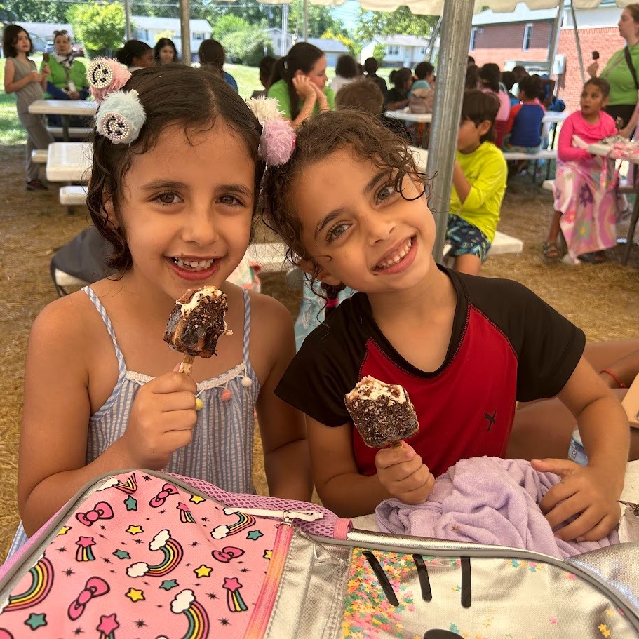 Festa Summer Lunch Camp registration is OPEN! ☀
Students who have finished K-12 grades are invited to join us every day for games, special activities, friendship and a nutritious, free lunch.
Looking forward to a great summer with all our friends!
Registration link in bio and stories.
