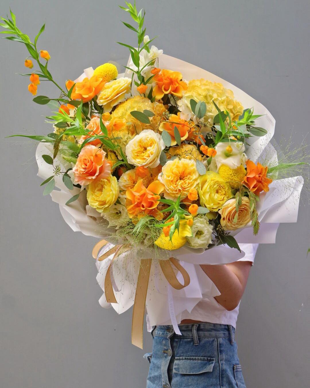 Many designs of our Customised Flower Bouquets photos haven’t post 😂 now can order from us
📲 For enquirers and booking @ 92712311
#event-decoration #sgflowers #sgeventstyling #partysetup #sgweddingflowers
#singapore #sgflorist
#flowerbouquet