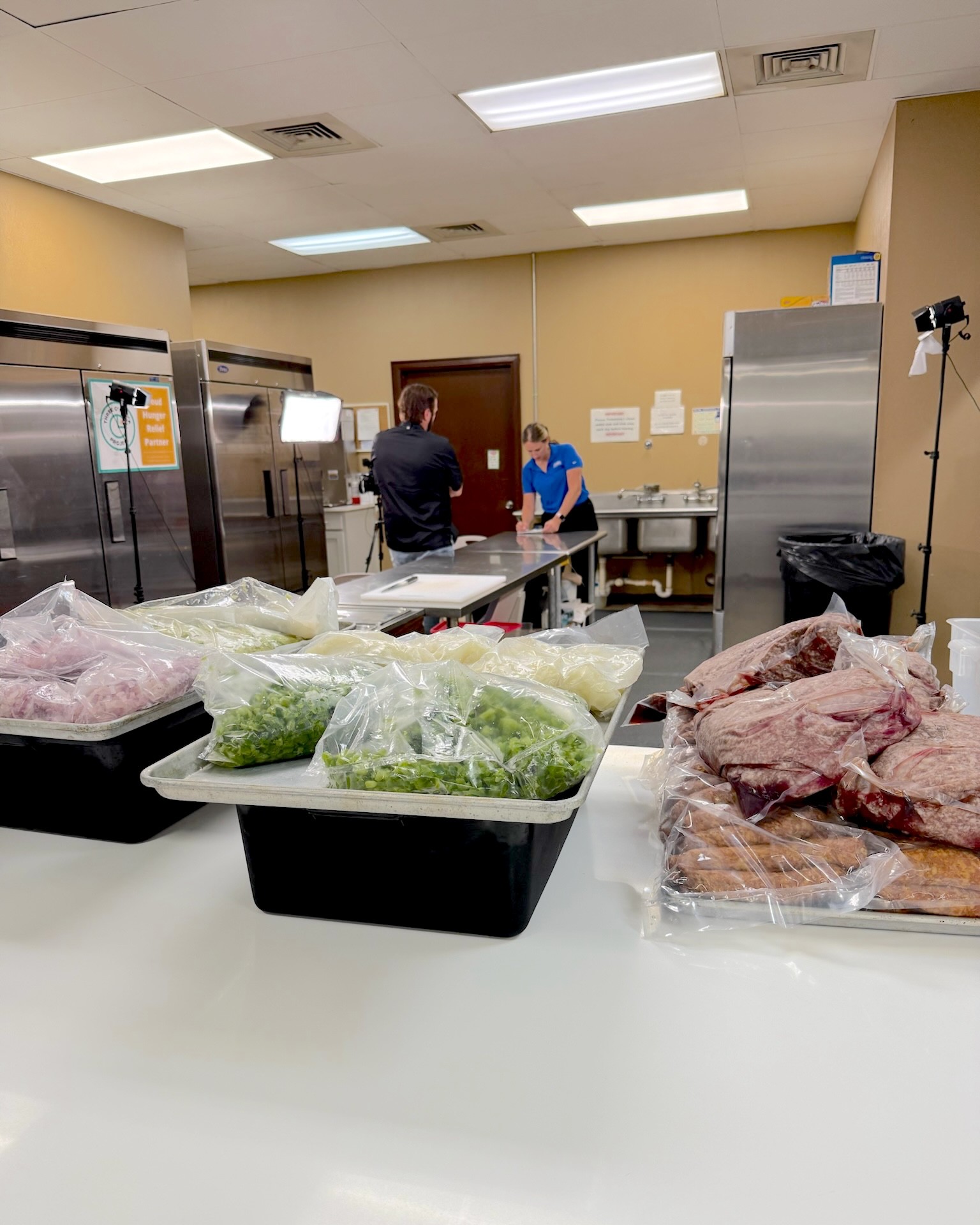 From pickup to plate, every step matters. What starts as surplus food becomes nourishing, chef-crafted meals at our Rescue Kitchen. We’re fueling families across our community, one meal at a time. Join the effort and become a Hunger Hero today!
#batonrouge #hungerhero #rescuekitchen