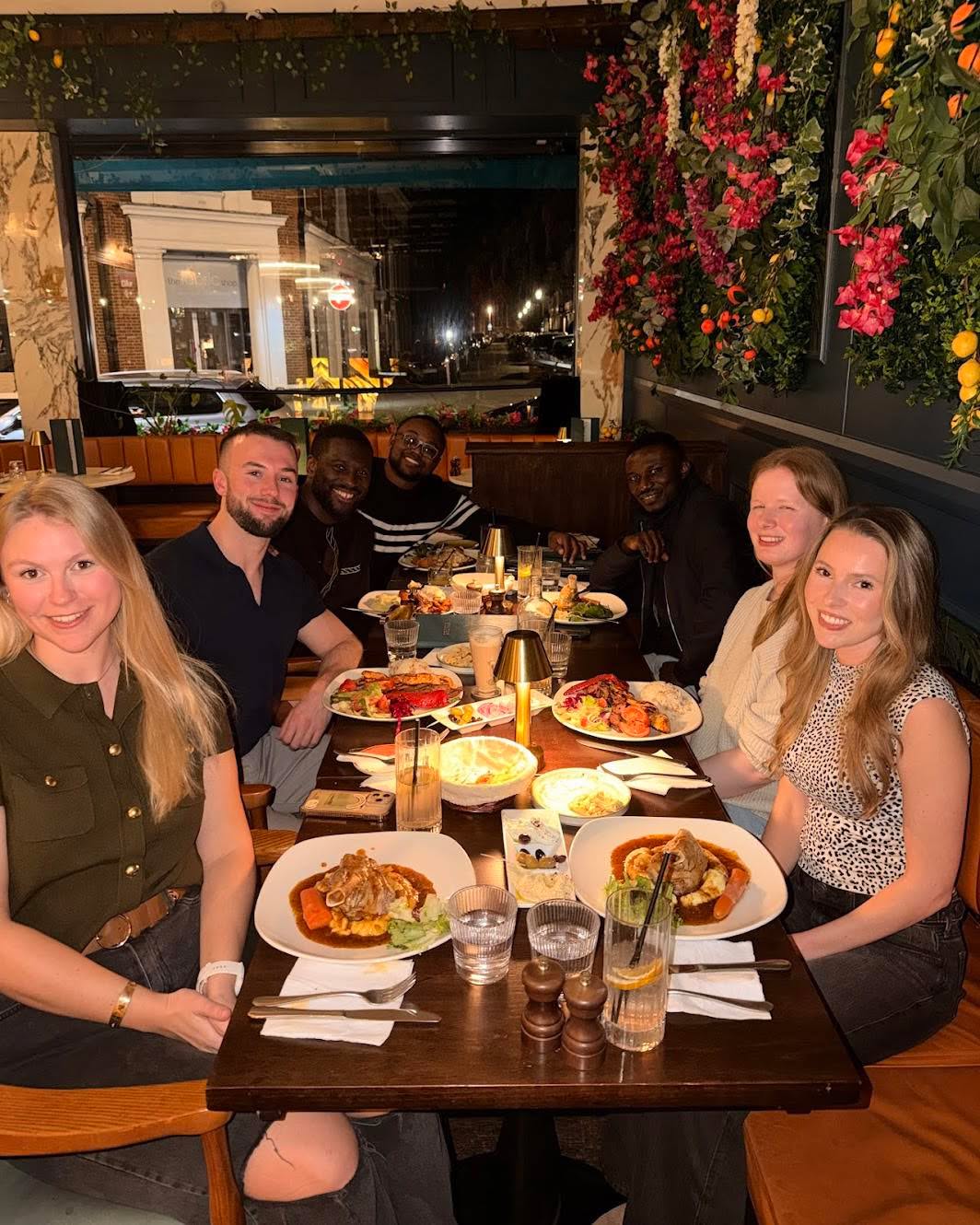 So many ways to enjoy MAK
Celebrations, date nights, solo moments, long catch-ups in the sun… every table tells a different story, but the feeling is always the same ✨