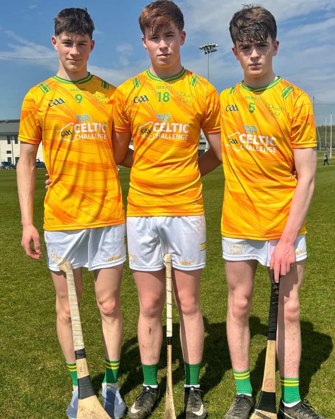 Lá iontach i nGarbhachadh as Tadhg Ó Buachalla, Charlie Barry agus James Dexter lined out for @meathgaa_official in the Celtic Challenge against Tyrone
Great to see the lads wearing the jersey with pride. Ionadaíocht den scoth do Domhnach Mór Cill Dhéagláin. A particularly proud day for the Barry family cheering on the Royals.
Ádh mór libh i gcónaí, a bhuachaillí — keep flying the Meath colours!