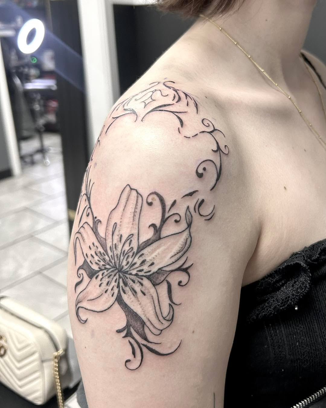 Get inked by Ashlyn! 💉
Our apprentice has open availability at Black Ball Tattoo for the next two days. She’s looking to take on new projects and build her portfolio—don't miss out!
📅 Available This Week:
Tomorrow (Thursday, April 30)
Friday (May 1)
Ready to book?
📥 DM us or 📞 Call the shop to snag a spot before they’re gone! We also take walk ins! 😁
#BlackBallTattoo #ApprenticeTattoo #TattooAvailability #walkinavailable #ashlynhaventattoos