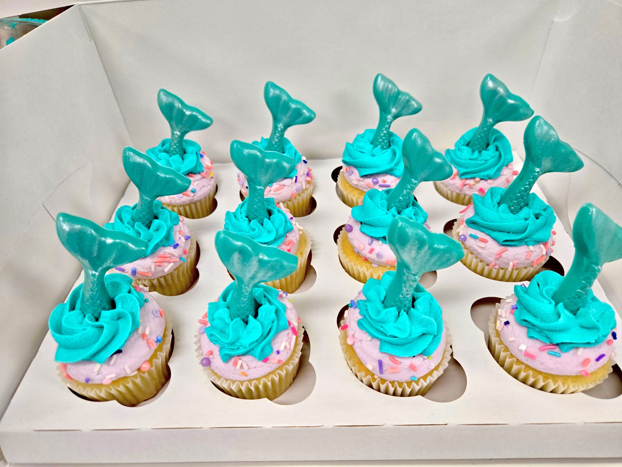 Sometimes cake just isn't enough for your party... Order cupcakes to match! ๐ง
From mermaids to movie characters, or even just fancy florals, we can make the perfect cupcakes for you! The beautiful decoration matched with the decadent cake flavors make for the perfect sweet combo!๐งโโ๏ธโจ
Place a custom quote today!
sweetescapecakecompany.com
Tags: Indianapolis Cupcakes, Custom Cupcakes, Indy Bakery, Birthday Cupcakes, Wedding Cupcakes
#smallbusinesses #indianapolisweddings #indianabaker #customized #floraltreats #indy #sweetescapecakecompany #cupcakes