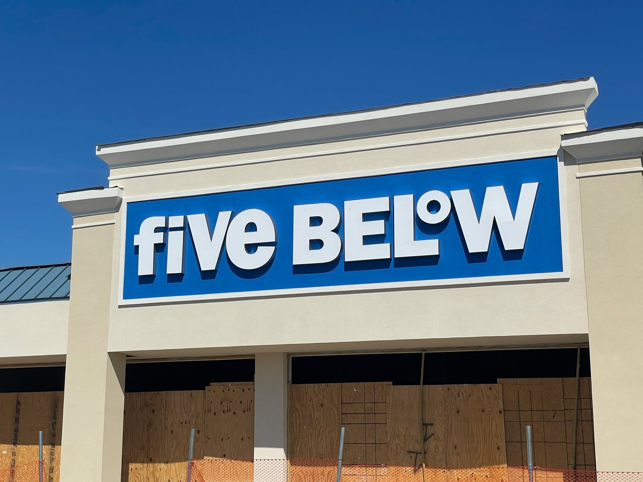 Five Below
400 N Navy Blvd,
Pensacola, FL 32507
Thanks to our awesome team for knocking out another
Install of 48" Channel Letters on front elevation & ( Tenant panels ) more to come!!!
If you would like a custom sign or Service of any kind,
please give us a call or text or email and our awesome
team can definitely take care of you!
( text ) or ( call ) 850.398.1712
TEAM850signs@gmail.com
#850signs #signage #customsigns #businesssigns #signdesign #branding #outdoorsigns #interiorsigns #exteriorsignage #signageexperts #professionalsigns #signinstallation #signcompany #businessbranding #clearsigns #trustedsigns #customsignage #signsolutions #qualitysign #LEDChannelLetters #SignInstallation #SignService #FiveBelow #Pensacola #Sandestin #crestview #destin #fortwaltonbeach #DeFuniakSprings #Niceville