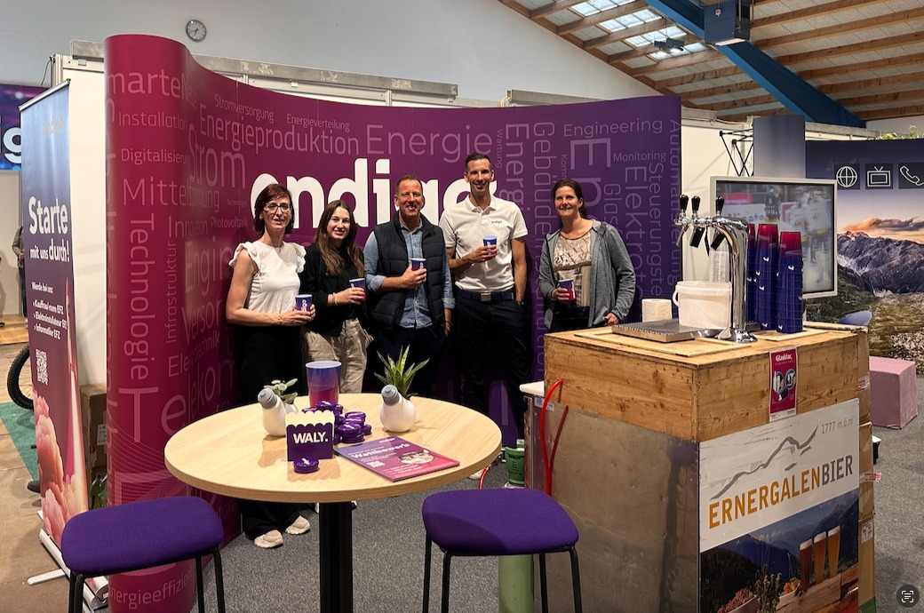 Herzlichen Dank an https://www.instagram.com/endigo.ch/ für den tollen Auftrag und das Vertrauen. Wir durften den Stand für das Forum Goms umsetzen und freuen uns sehr über das gelungene Ergebnis.
Ein grosses Dankeschön auch an Franziska Wenger und Damian Zumstein für die herzliche Gastfreundschaft gestern sowie die sehr angenehme und unkomplizierte Zusammenarbeit.
Es macht Freude, mit einem Team zu arbeiten, das mit so viel Energie, Offenheit und Engagement unterwegs ist. Wir wünschen euch weiterhin viel Erfolg am Forum Goms und viele spannende Begegnungen am Stand. 🙌✨