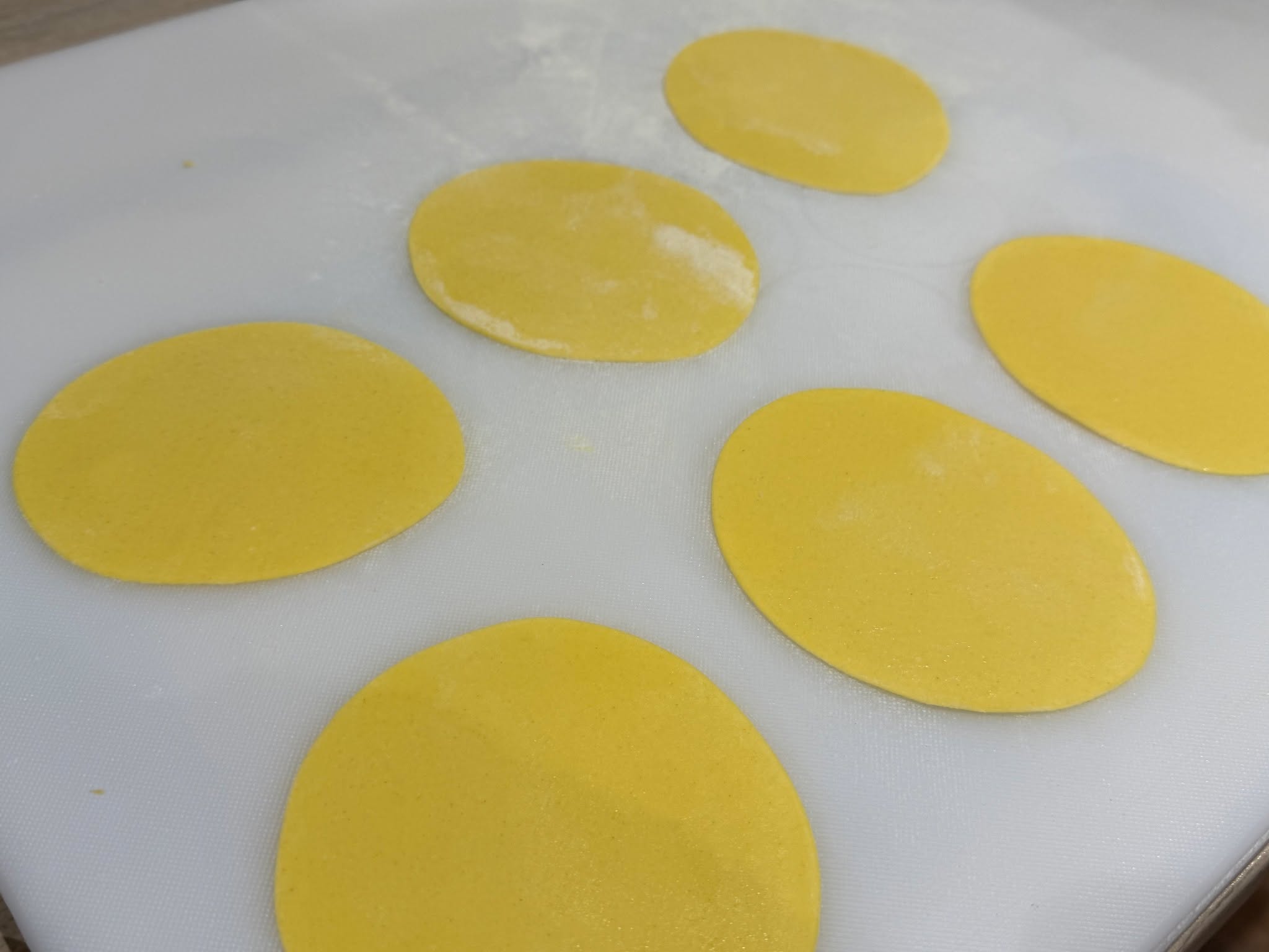 Our chicken & crayfish ravioli was a huge hit recently at a dinner party with shellfish bisque poured at the table for some theatre...
#privatechef #summer #bespoke #passion #barbecue #caterer #party #oxfordshire #inhomedining #buffet #dinner #bbq #wedding #sunday #reading #henley #local #gardenparties #bowlfood