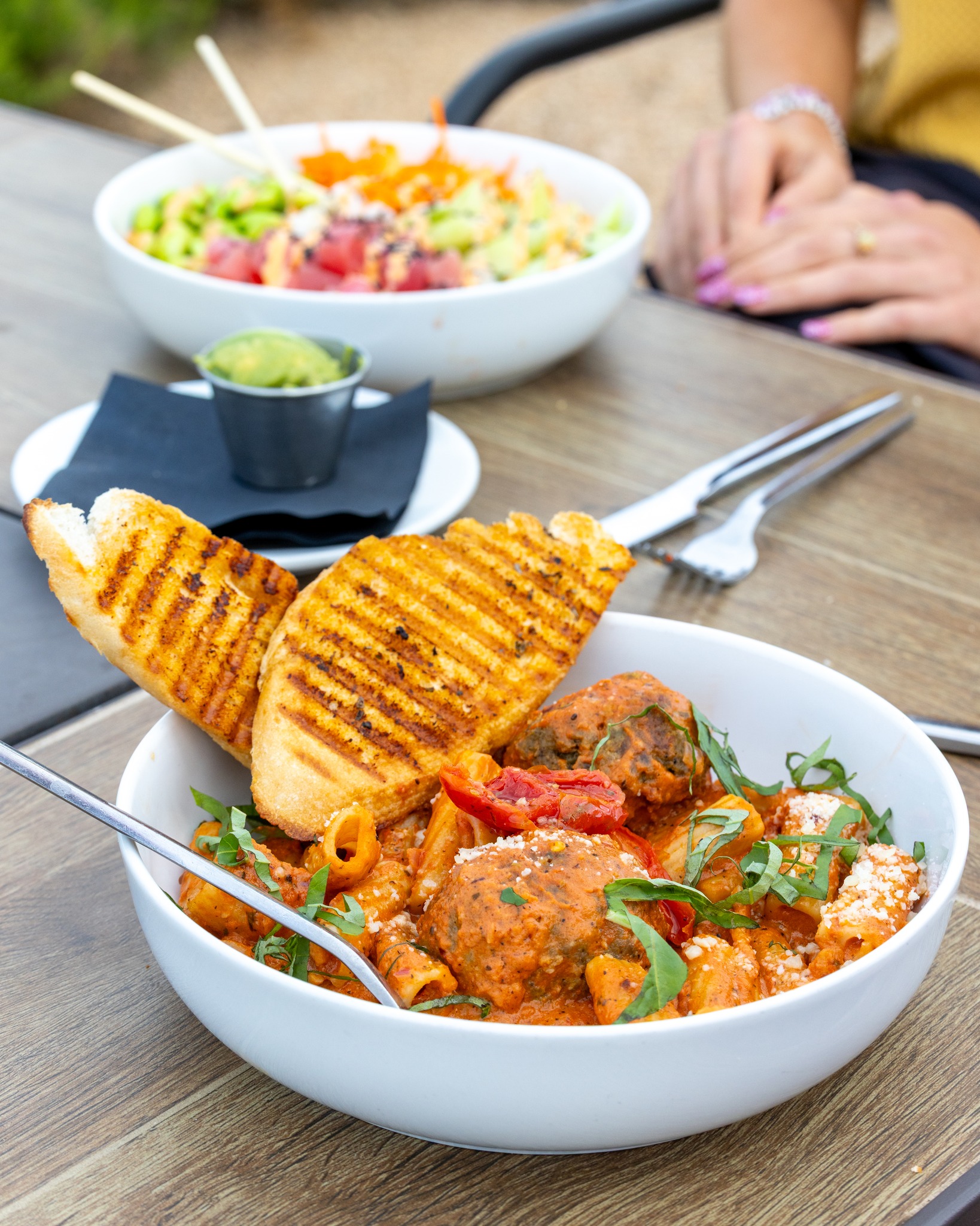 Come for the wine, stay for the pasta. 🍝
#RavensViewWineBar #WineBar #CaveCreekWineBar #CaveCreekHappyHour
