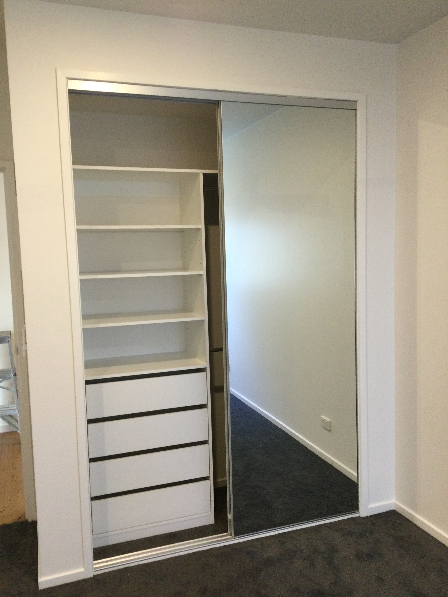 Upgrade your storage during your renovation with our DIY wardrobe kits.�Explore the range online, with delivery options available across Melbourne.
#SlidingDoors #WardrobeTransformation #MelbourneWardrobes