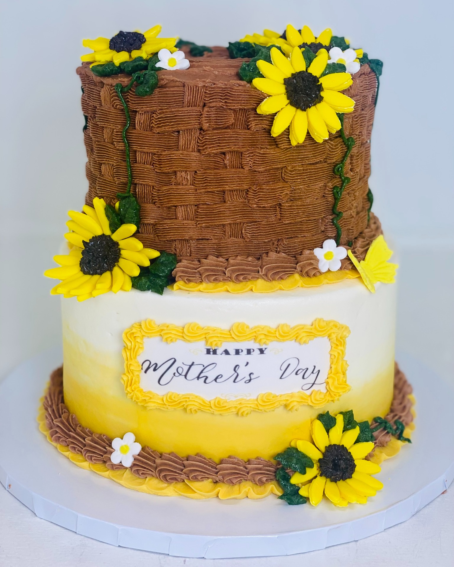 GIVEAWAY TIME! ๐โจ
This time, you can win this Mother's Day themed cake. An 8โ + 6โ butter pecan with a creamy caramel filling beauty that serves 32!
To enter:
๐ Like
๐ Share
๐ฏโโ๏ธ Tag a friend
Good luck, and thank you for being the best part of Sweet Escape!
Winner will be announced Saturday, 5/9/26 at 10 AM!โค๏ธ
โธป
Case Cakes:
๐https://ordersweets.net/collections/cakes
โธป
โ ๏ธ Giveaway Safety Reminder
We will announce the winner only on our Facebook page Saturday morning. We will never message you asking for personal information!
When we choose a winner, we will always:
โ๏ธ Tag your name in the comments
โ๏ธ Reshare the original post
โ๏ธ Message you directly from our official page