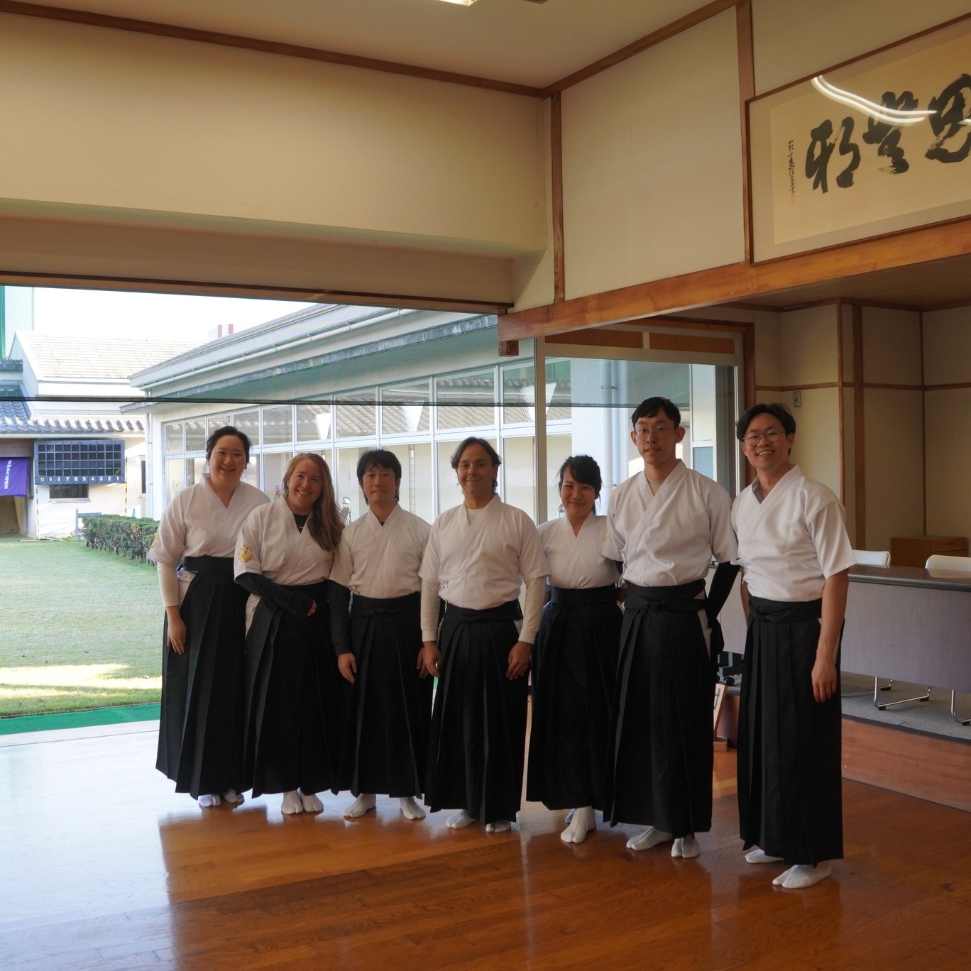 Earlier this month, 9 members from OKM attended the Asia-Oceania Seminar and Shinsa in Nagoya, Aichi Prefecture, with two members joining Seminar A and 7 members joining Seminar B. We completed the training at the seminar alongside around 100 other participants from the Asia-Oceania region, including 16 members of other clubs from around Australia.
We hope all participants gained valuable insights from the seminar, and we look forward to our returning members sharing their insights with the club ❤️
Photo thanks to @khoo_do
#kyudomelbourne #kyudoaustralia #kyudo #弓道場 #弓道