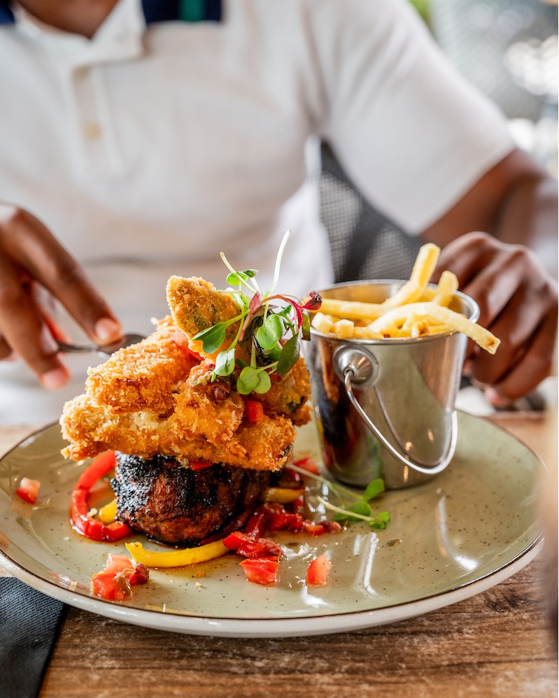 You know that part of the coffee shop menu that says "Light Meals"? Jaaaa, this is not that.
(Not even close.)
Introducing our Super Stacks; a hearty, flavour bomb meal with four options:
💚The Med; grilled chicken breast, smashed avo, panko zucchini, pesto
💛The Mex; nacho-crumbed chicken breast, charred pineapple, cheddar cheese sauce, peppadew relish
❤️Old School; beef fillet steak, smashed avo, fried egg, pesto
🧡Salsa Stack; beef fillet steak, olive tomato salsa, charred peppers, panko zucchini
How hungry are you RN?
