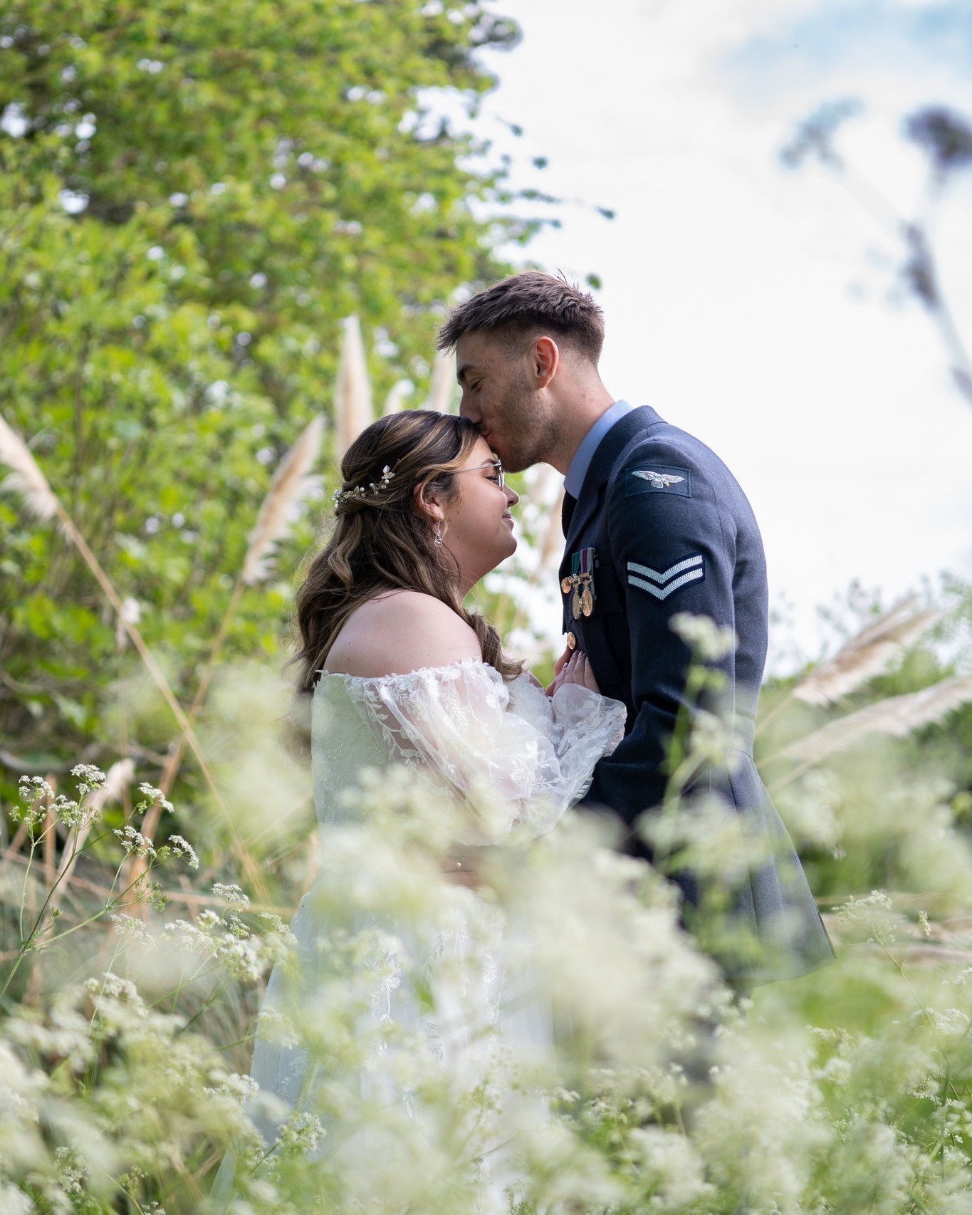 A childhood sweetheart love story, finally sealed. π
Curtis and Polly, two people who have dedicated their lives to serving others, chose yesterday to give themselves entirely to each other. A man in uniform. A woman in white. And a love that's been quietly growing for years.
Silchester Farm gave them the most magical backdrop. Stunning gardens, a beautiful barn, farm animals roaming, a lake with a pier, and then... the Cow Shed lit up for an evening of live music, laughter, and dancing that went long into the night.
These are just a few tiny glimpses. I cannot wait to show you everything. π€
Curtis & Polly | Silchester Farm, Reading | May 2026
@polly_amelia @curtis__wheeler
Venue: @silchesterfarm
Photographer: @robinsonroadphotography
Registrar: @tietheknothampshire
Decor: @farnhamsandl
Content creator: @magicmomentssocial
Dress boutique: @prettysmithybridal
MUA/hair: @sianmariemua
Live music: @gecko_entertainment
Illustrator: @charlottejonesillustrations
#SilchesterFarm #BarnWedding #WeddingSneak #WeddingPhotography #RealWeddings #HampshireWeddingPhotographer #ChildhoodSweethearts #MilitaryWedding #BarnWeddingVenue #WeddingDay #JustMarried #WeddingInspiration #RobinsonRoadPhotography