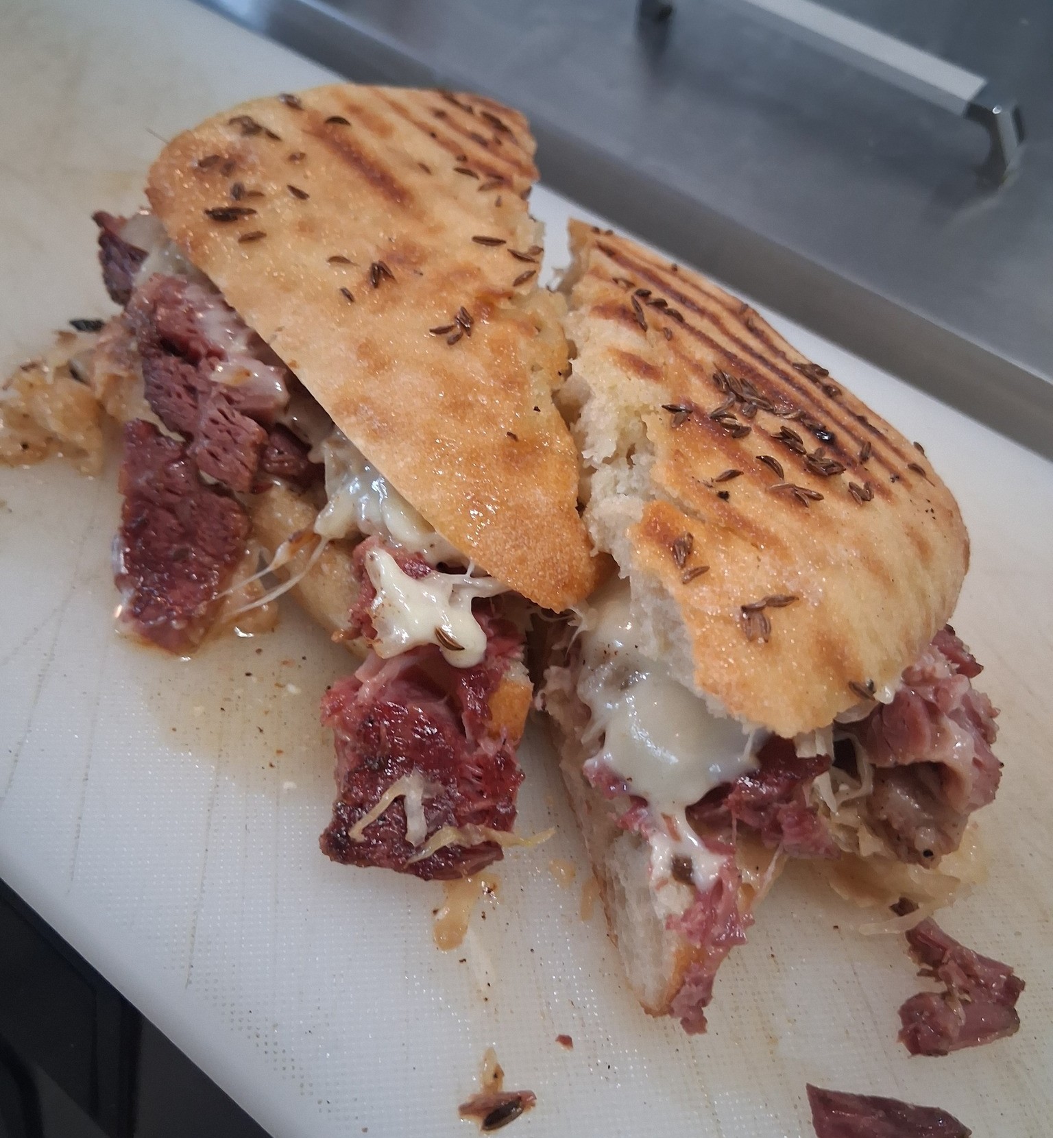 As promised, this week's special is a Reuben Panini
Stacked with 1/4 lb corned beef, saurkraut, swiss cheese and homemade 1000 Island dressing on toasted caraway ciabatta bread.
How to order:
📲 online: castiron-cafe.com
🚗 drive thru: 1386 Old Airport Rd. Bristol, VA
📞 call ahead: 276-285-2200
Cast Iron Cafe - Drive Thru Scratch Cookin'