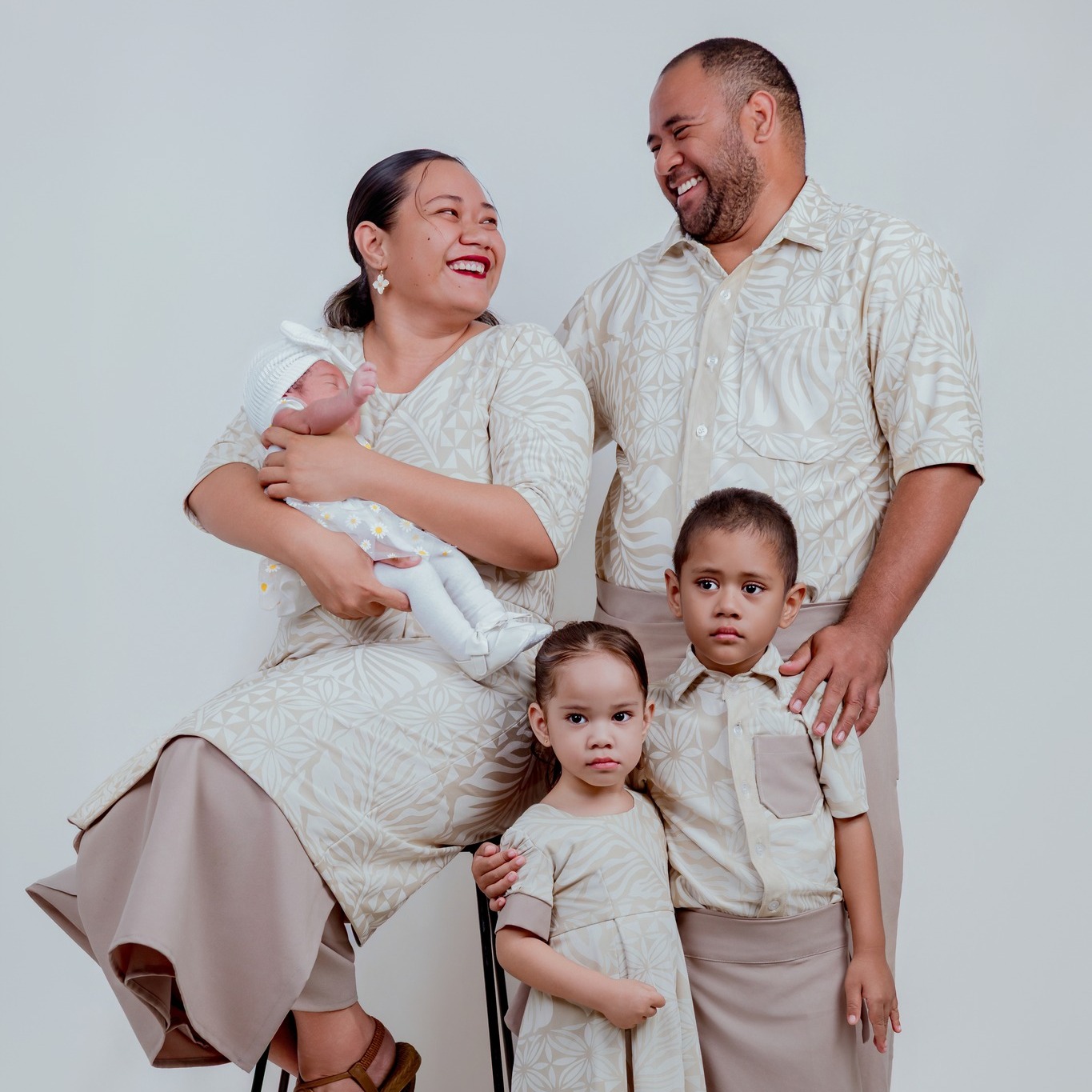 Nothing beats capturing moments with the people who matter most. Here’s a little sneak peek from this beautiful family session with The Kaufusi’s 🤍
Our Family Special is available this month only — perfect time to update those family photos before the year flies by 📸
Book now: https://www.tinimedia.com/service-page/family-special-photography-1
www.tinimedia.com
info@tinimedia.com
7744400 | 8844400