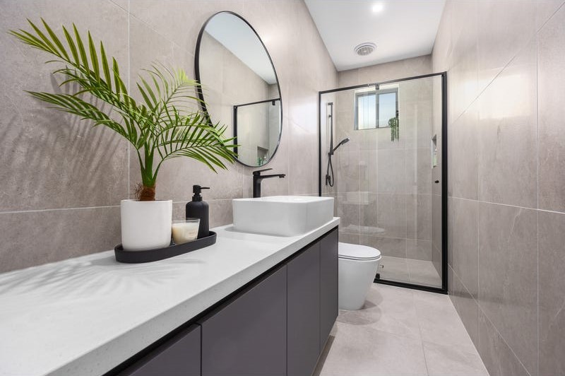 Upgrade your bathroom with a DIY Shower Screen Kit — ordered online in just a few clicks. Explore the range today.
#RenovationInspiration #LuxuryBathrooms #DIYShowerScreenInstallation