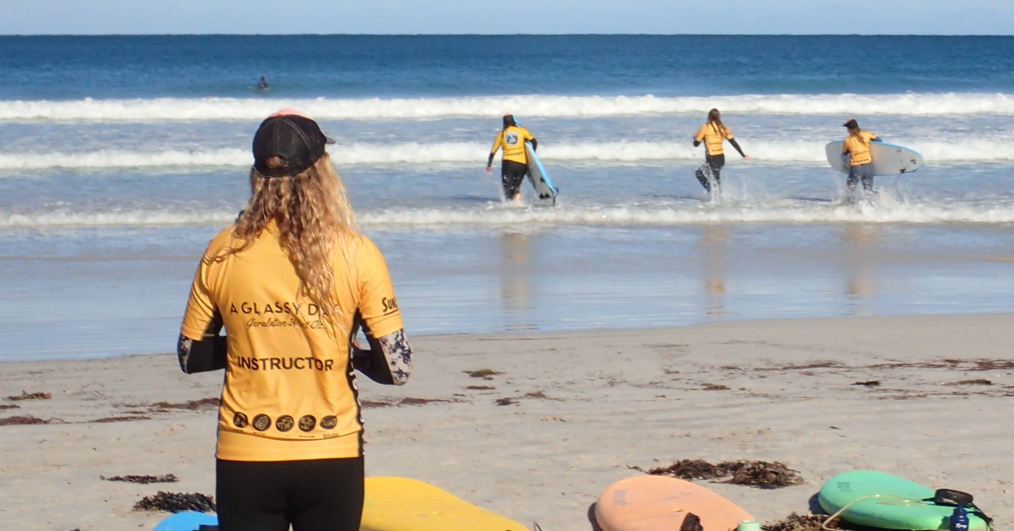 Then it was the coaches turn.
GIRLS GO SURFING DAY
#surfingwa #roxyaustralia #feelgoodinc #cornersurfshop #aglassydaysurfcoaching
www.aglassyday.au
M. 0447 21 010