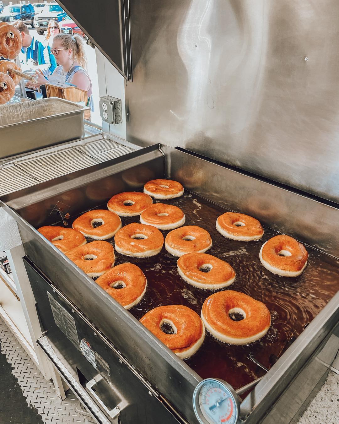 Happy FRY-day! 🥳
Local's will be parked at Velkommen Square in Junction City tomorrow, May 16th.
ADDRESS: 190 Ivy Street, JC
HOURS: 9-2
SPECIAL: 🥜The Reese's Peanut Butter Donut🥜
Along with our special, we will also be serving our original vanilla glazed donuts, cinnamon sugar donuts, handcrafted soft pretzels, and Blue Silo Creamery milk and chocolate milk.
GIVEAWAY: We are giving away a half dozen donuts/pretzels to 2 lucky followers!
TO ENTER:
✨LIKE THIS POST
✨FOLLOW OUR PAGE
✨TAG YOUR FRIENDS
Winners will be announced tomorrow morning and will also be contacted directly. Please be aware of scammers posing as our page, we will NEVER ask for credit card/personal information to claim your prize.
See you soon! 🫶