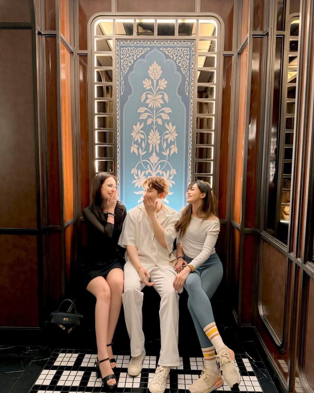 The smiles say it all. 😊At Jharokha, every dish, every detail, and every moment is crafted to transport you from the ancient art of firepit cooking to an unforgettable setting.
Reserve your table now and let Rajasthan's polo heritage come alive. 🪟🔥
Photo Credit: @achi_official
รอยยิ้มบอกทุกอย่างแทนแล้ว 😊
ที่ Jharokha ทุกจาน ทุกรายละเอียด และทุกช่วงเวลา ถูกออกแบบมาเพื่อพาคุณเดินทาง จากศิลปะการปรุงอาหารด้วยไฟโบราณ สู่บรรยากาศที่จะไม่มีวันลืม
จองโต๊ะเลยตอนนี้ และสัมผัสมรดกโปโลของราชสถานให้มีชีวิตขึ้นมาต่อหน้าคุณ 🪟🔥
👉🏼 For reservations: Link in Bio
📞082-997-3399
📍Erawan Bangkok, Fl.2
🕒 Open Daily, 11:30 - 22:30
#JharokhabyIndus #JharokhaBkk #JharokhaBangkok #CelebratewithJharokha #IndianCuisine