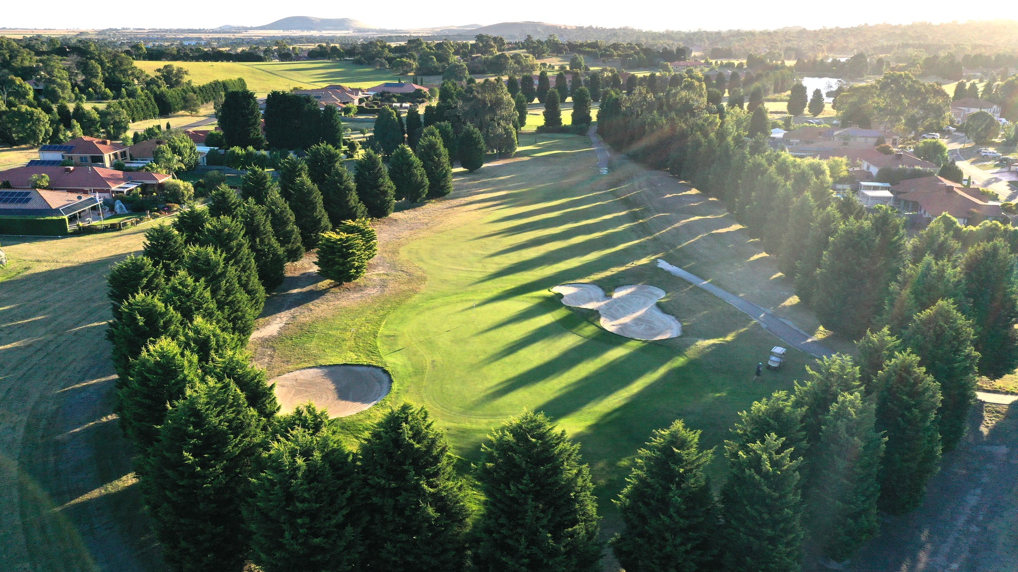 As the temperatures start to dip, there’s still something pretty special about a late afternoon round under the setting sun at Hidden Valley Resort 🍂⛳
Book your next round 👉 www.hiddenvalleyresort.com.au/golf