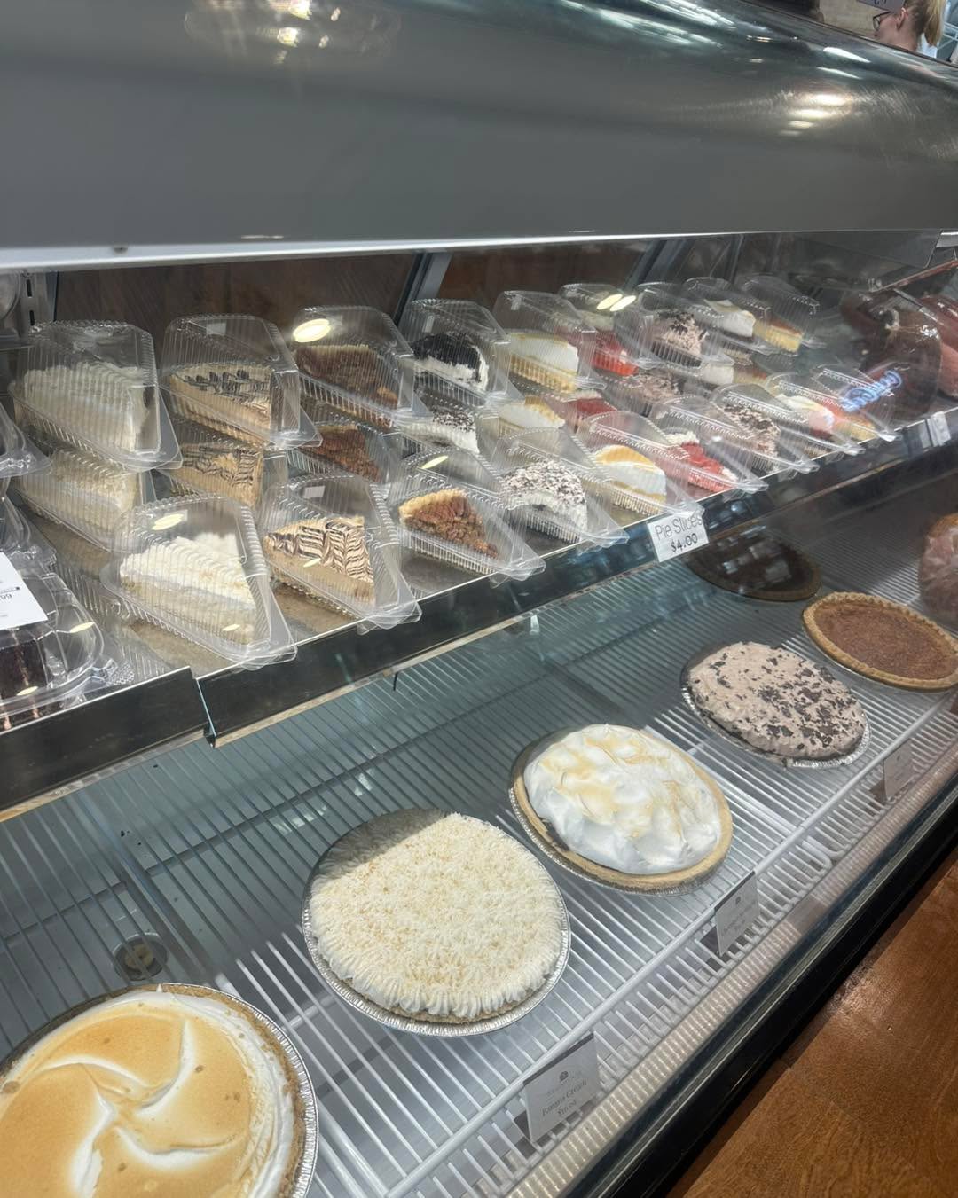 ☔️🌈Let us help you make your rainy day meal plans easy!🌈☔️
🍽️Take & Bake Meals
🥗Grab & Go Salads, Sandwiches & Sides
🍰Pie & Cake by the slice
📍 The Farmhouse Exchange
14802 North Franklinville Road
Thurmont, MD
🕒 Hours:
Wednesday – Sunday: 10 AM – 7 PM
Closed Monday & Tuesday