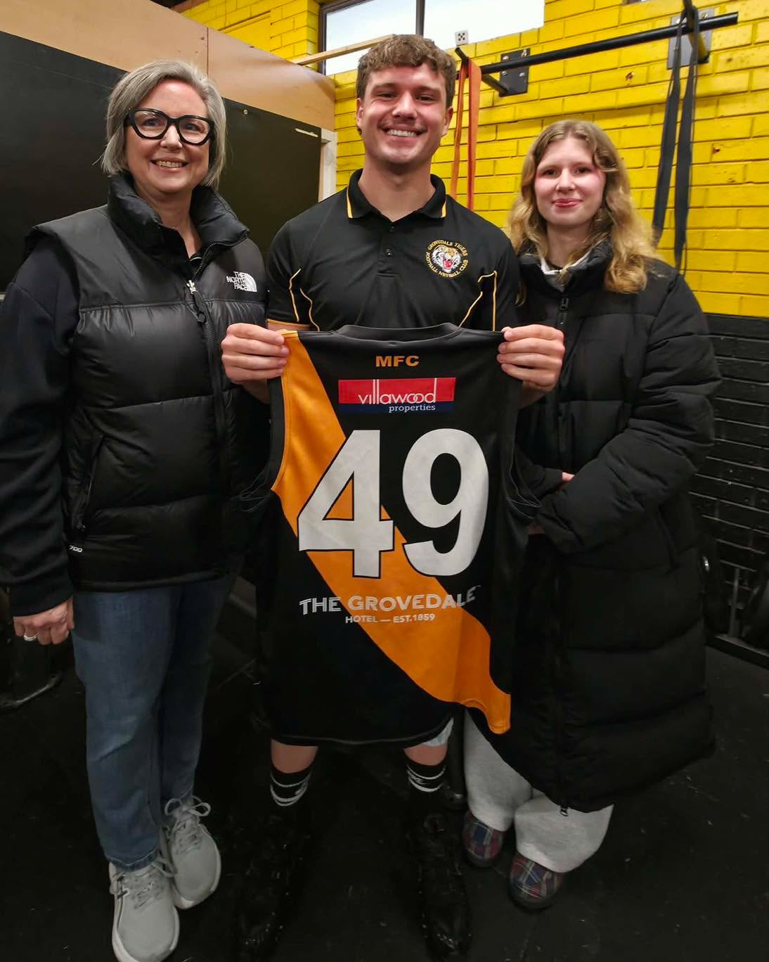 Congratulations to Nathan Vassallo on his senior debut today. Congrats Nathan ๐๐ค