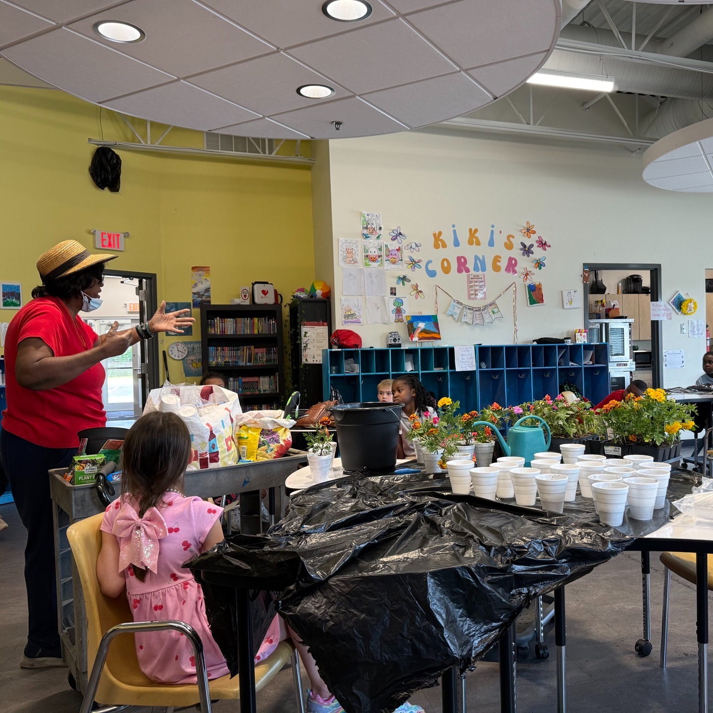 Here’s a flashback from April 🌱 Dr. Snuggs visited to teach the kids about planting on Earth Day 🌎 as they prepared to begin working in our community garden! #hannacommunity #gardenlife