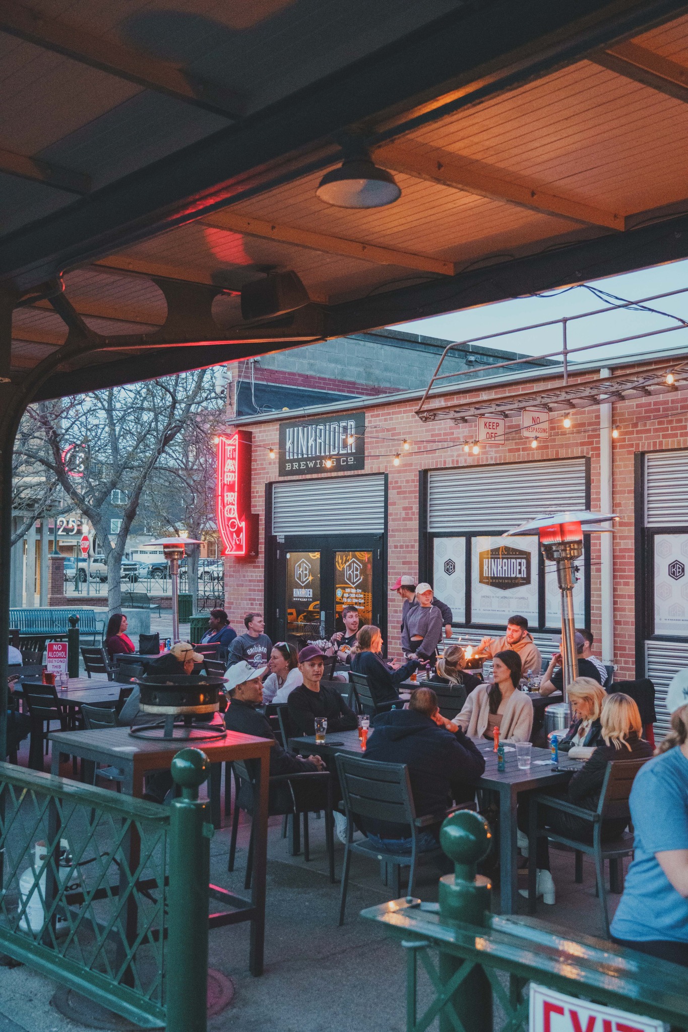 Trivia starts tonight! 🧠🍻 Week 1 theme: Are You Smarter Than Your Bar Tab? Let’s find out…