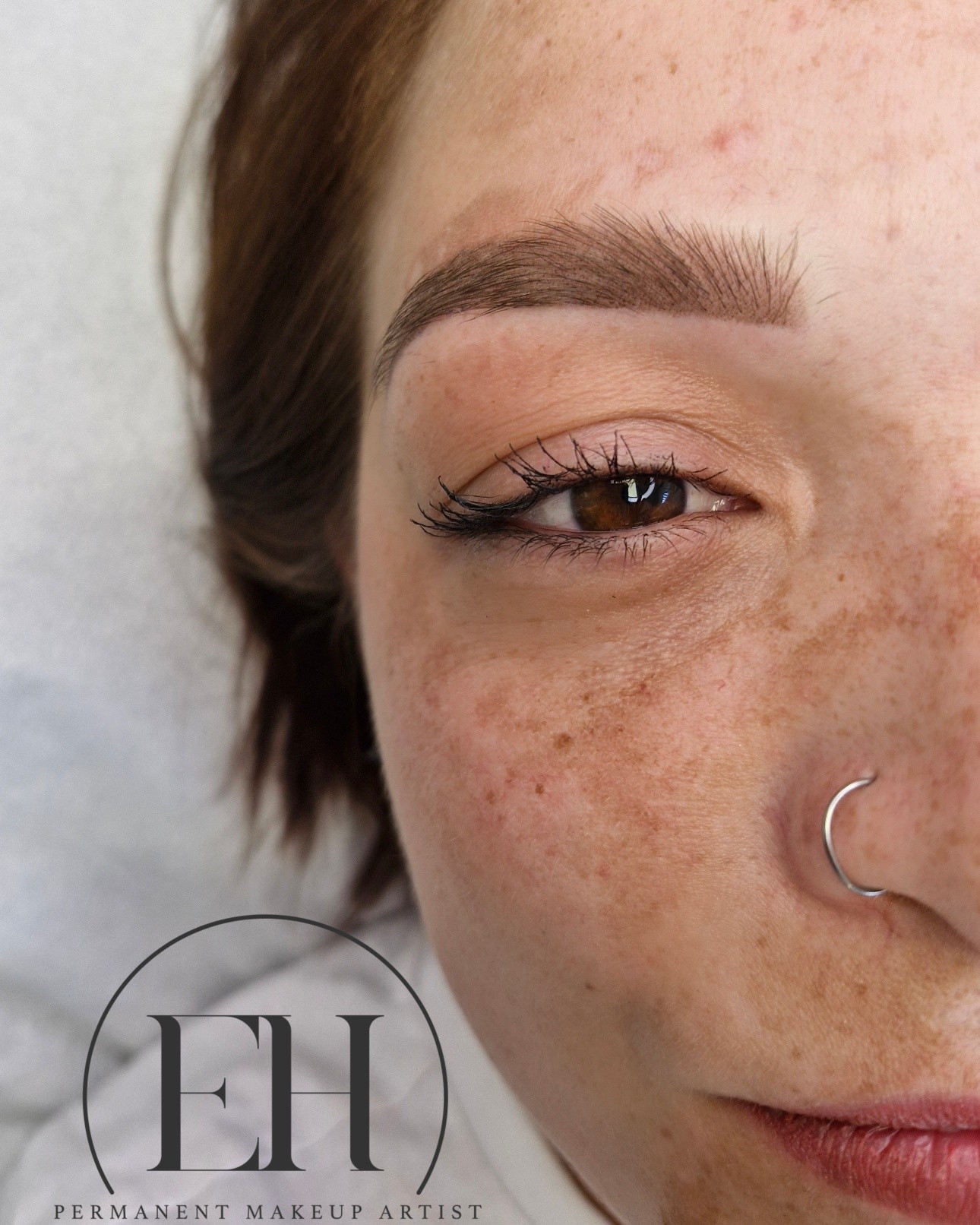 One of the biggest misconceptions about permanent makeup is that the only way to achieve natural-looking brows is with hair strokes.
The truth is, soft powder brows can look incredibly natural when they're designed and implanted correctly. Using a gentle, airy technique creates beautifully pixelated brows that blend seamlessly with your features, adding soft definition without looking heavy or harsh.
The result?
Fuller-looking brows with a soft, effortless finish that enhances your natural beauty rather than overpowering it.
Natural doesn't always mean hair strokes. Sometimes the softest powder brows create the most elegant and realistic results. Can't wait for healed result
#ehpermanentmakeup #softframepowderbrows #powderbrows #naturalbrows