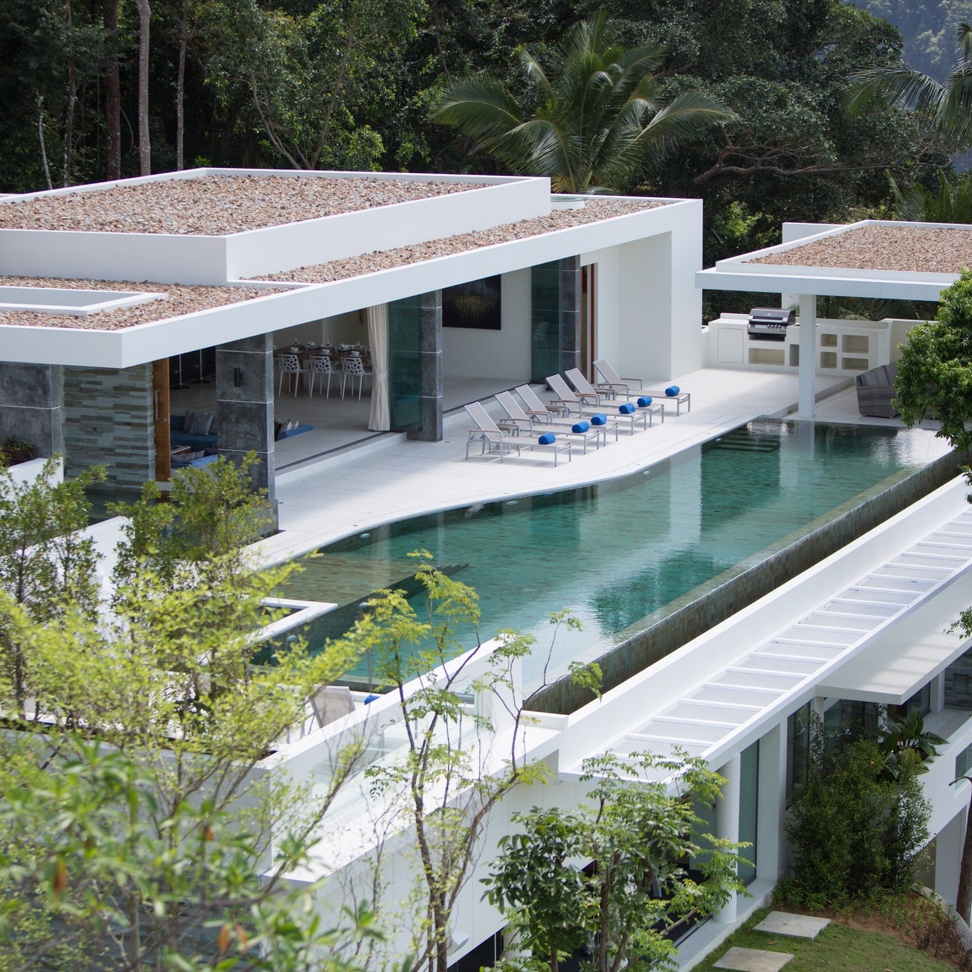 Some places you stay and some places you settle into ✨
At Lime Samui, days tend to blur in the best way. Slow breakfasts turn into long lunches, swims stretch on through the afternoon and evenings are spent lingering around the table long after the meal is finished.
#LimeSamuiVillas #KohSamui #ThailandTravel #KohSamuiVilla