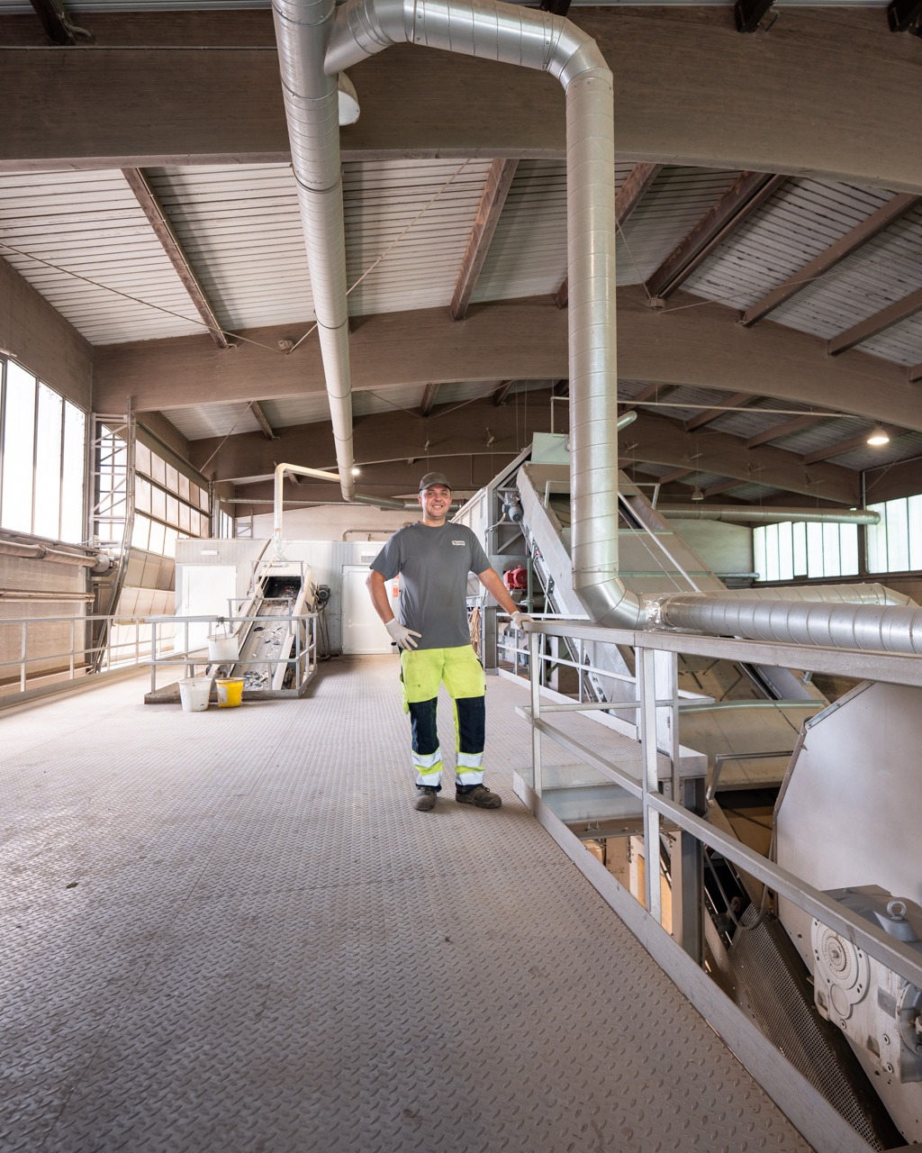 Wir suchen Verstärkung in unserer Produktion! ♻️
Du packst gerne mit an, interessierst dich für Technik und möchtest Teil eines starken Teams werden? 💪🏻
Dein Job bei uns:
🔧 Bedienung moderner Produktionsanlagen
🚜 Arbeiten mit Bagger & Radlader
🛠️ Unterstützung bei Wartung & Störungsbehebung
Werde ein Teil unseres Team! Wir freuen uns auf Dich! 😊
📍 St. Michael in der Obersteiermark
👉 Jetzt bewerben:
www.mayer-recycling.at/karriere-produktionsmitarbeiter
