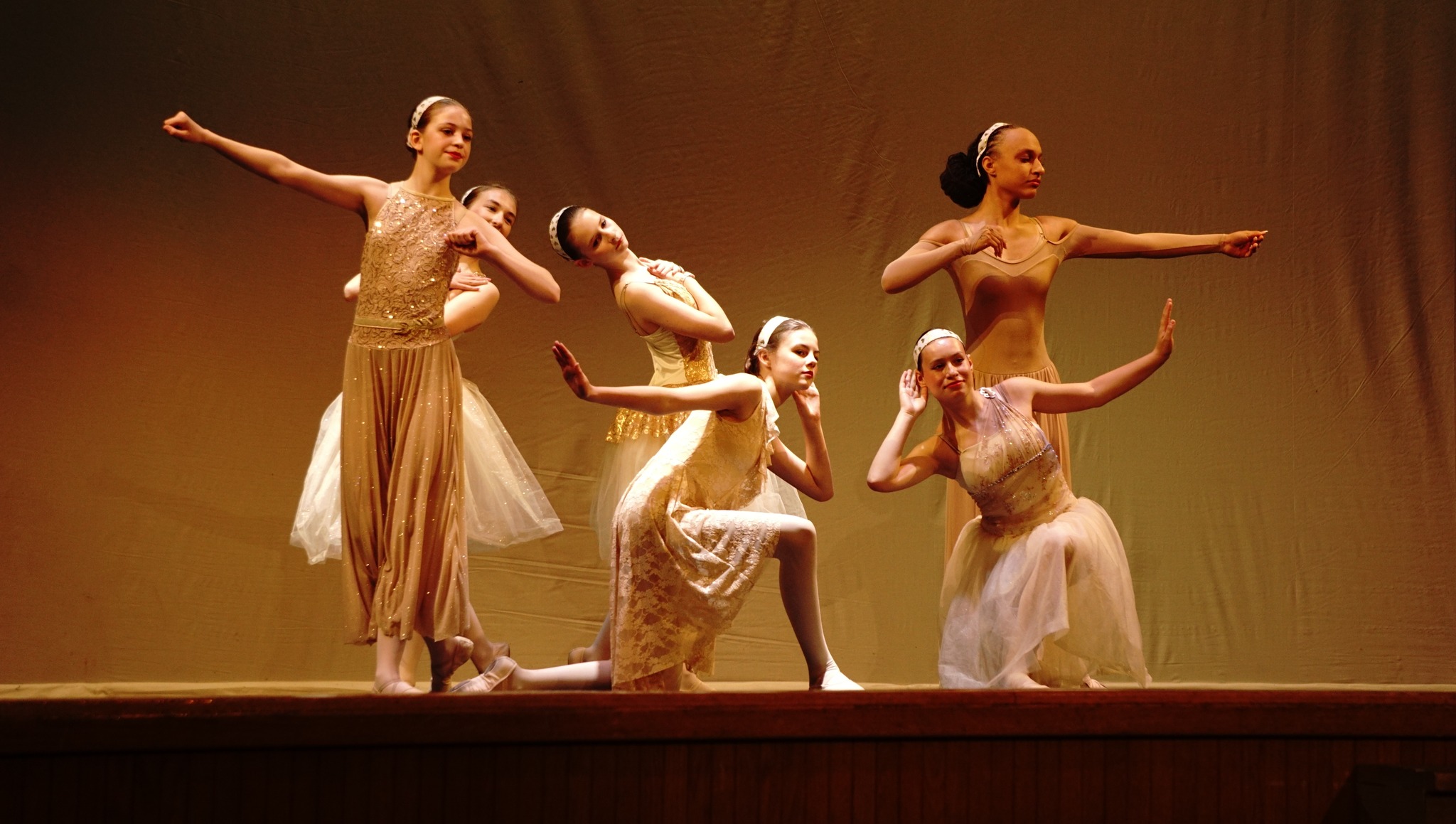 Our dress rehearsal was AMAZING! We are so excited for everyone to see our Demonstration Concert! SUNDAY -- May 31st at 3pm at Boyertown Area Middle School West. Tickets are $25 at the door -- dancers should arrive in costume by 2:30. See you at the show!
📸 @b.e.emaxwell