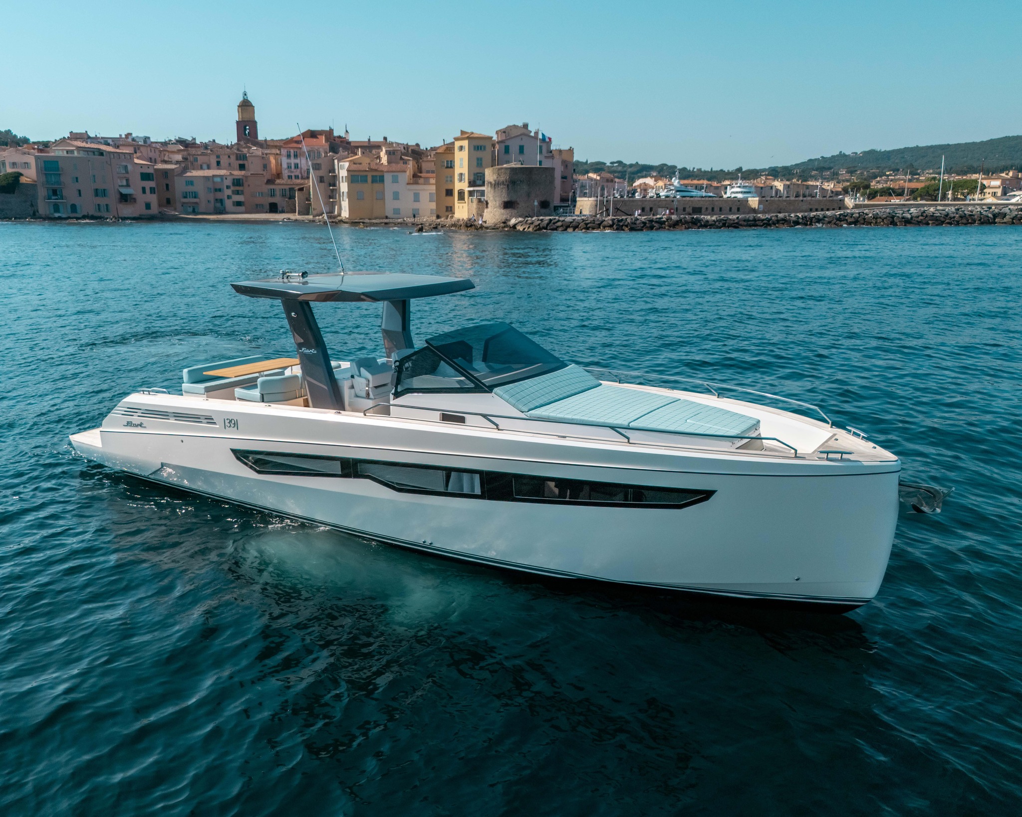 🚤 NOUVEAUTÉ 🚤
Nos Fiart 39 et Fiart 43 sont désormais disponibles à la location au départ du port de Saint-Laurent-du-Var ! 🌊☀️
✨ Transferts aéroport
✨ Day charters
✨ Sorties en mer sur la Côte d'Azur
✨ Confort, élégance et prestations sur mesure
Profitez d'une arrivée ou d'une journée en mer dans les meilleures conditions, entre luxe, détente et découverte de la French Riviera.
📍 Départ : Port de Saint-Laurent-du-Var
📩 Réservations et renseignements en message privé ou par téléphone +33 6 30 08 30 31
#SachaBoatServices #Fiart39 #Fiart43 #SaintLaurentDuVar #BoatRental #DayCharter #AirportTransfer