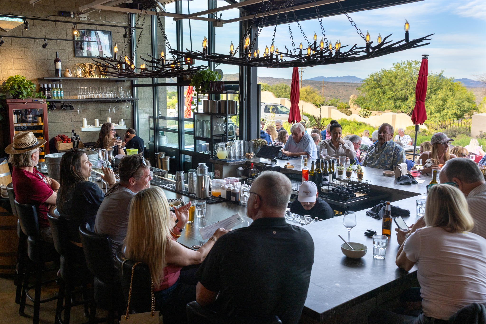 Full glasses, full bar, endless views. 🍷⛰️
#RavensView #CaveCreekWineBar #Wine #CaveCreekAZ #ScottsdaleWine
