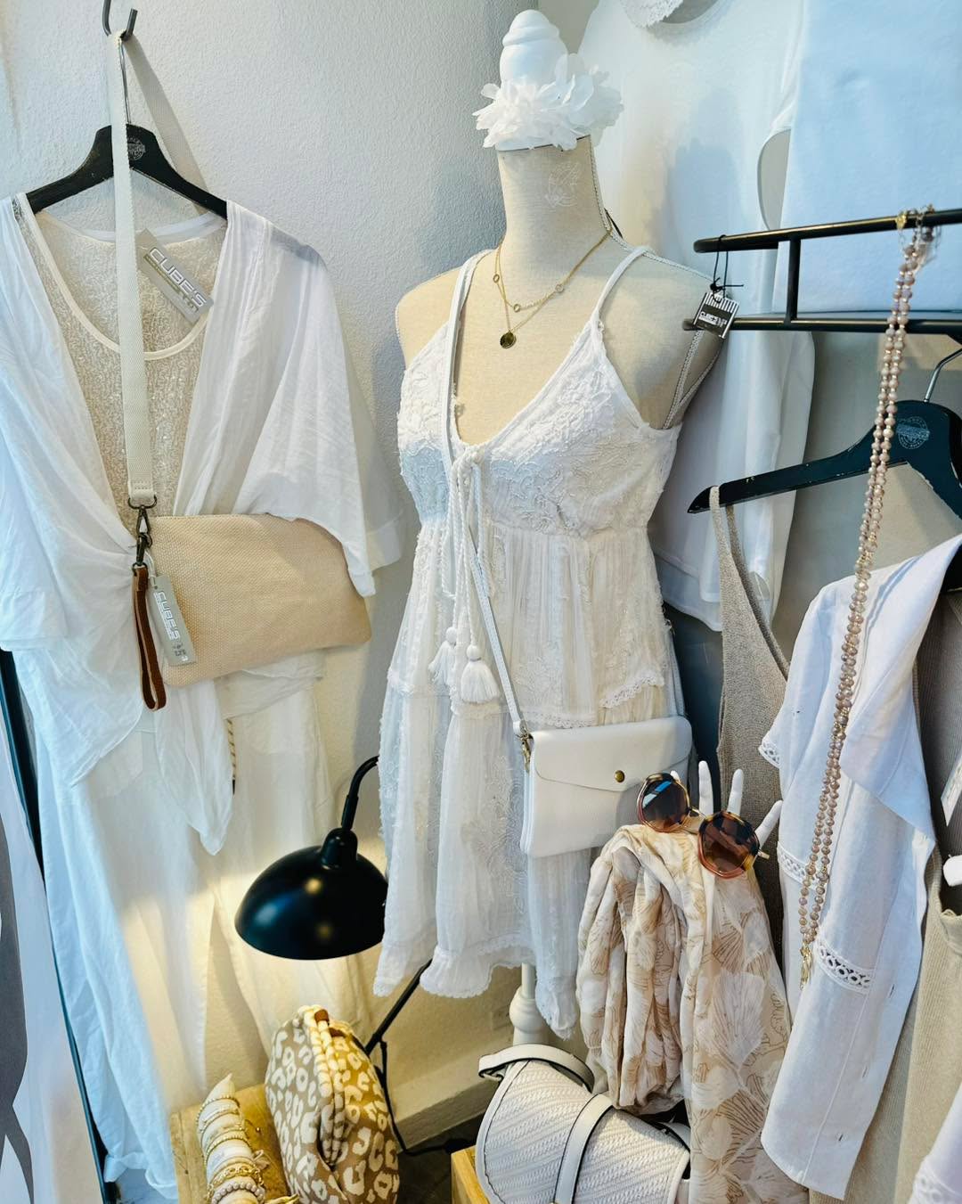 Ready for Party?🤍
Von 26.6 - 27.6 ist es soweit!
Unsere Öffnungszeiten:
Montag-Freitag 9 - 18 Uhr
Samstag 9 - 17 Uhr
@cubes_baden
—
Hier findet ihr uns:
CUBE‘S M2 Rathausgasse 8, 2500 Baden
CUBE‘S M³ Rathausgasse 12, 2500 Baden
