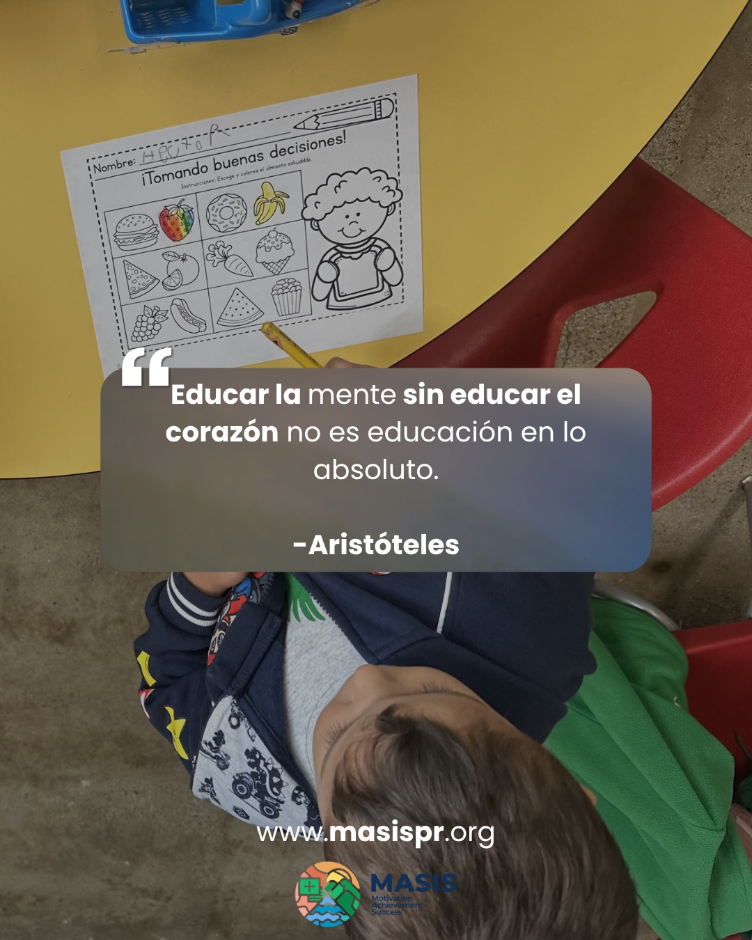 💚📚 “Educar la mente sin educar el corazón no es educación en lo absoluto.” – Aristóteles
En MASIS creemos que la educación va mucho más allá de las calificaciones, los exámenes y el contenido académico. Nuestra misión diaria es formar estudiantes íntegros: jóvenes que piensen con claridad, lideren con propósito y actúen con empatía.
Cada proyecto de servicio, cada presentación, cada experiencia deportiva, artística o académica, y cada oportunidad de liderazgo que ofrecemos tiene un objetivo común: desarrollar tanto la mente como el corazón de nuestros estudiantes.
Por eso hablamos de formar líderes. Porque el verdadero liderazgo no se trata únicamente de conocimiento, sino también de carácter, valores, responsabilidad, respeto y compromiso con los demás.
Cuando vemos a nuestros estudiantes enseñar a otros, servir a su comunidad, representar a nuestra escuela en competencias, o alcanzar metas académicas y personales, confirmamos que estamos viviendo nuestra visión de preparar ciudadanos capaces de impactar positivamente el mundo que los rodea.
🌟 En MASIS educamos para la vida.
📚 El proceso de matrícula continúa abierto en algunos grados. Los espacios son limitados, por lo que les invitamos a comunicarse con nosotros para conocer la disponibilidad y descubrir la diferencia de una educación que forma tanto la mente como el corazón.
#TheGreenMachine #MASISGriffins #Griffins #MASISCommunity #FutureLeaders #EducatingTheWholeChild #EnrollmentOpen