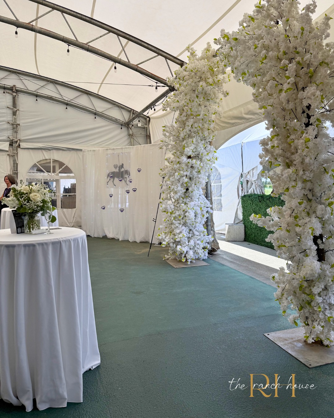 Gala, fundraiser, or charity night - your cause deserves a setting that feels as special as the work you’re doing 🌸
The Ranch House offers a private, distraction-free backdrop for fundraising events and corporate socials alike. Our team can help you plan a layout that supports mingling, speeches, and silent auctions with ease. ✨
#fundraiser #corporateevents #eventvenue #eventinspo #yyc