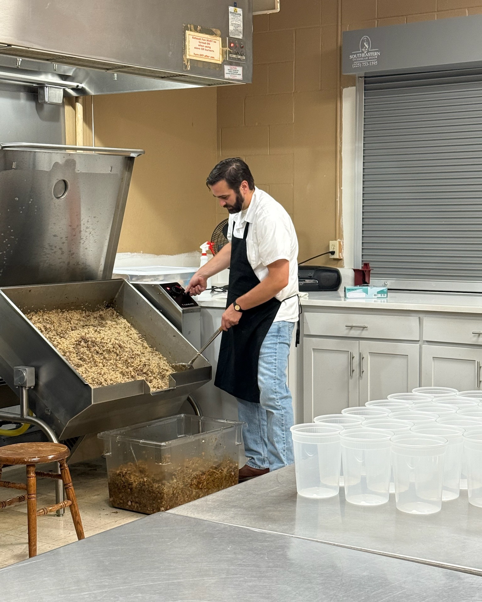 Rescued food, real impact. At our Rescue Kitchen, surplus ingredients are transformed into wholesome meals thanks to Chef Breaux and our incredible network of community partners. Turning what was once overlooked into something that truly matters...meals for our neighbors.
Want to be part of the change? We’re always looking for food donors and partners to help us grow our impact. DM us today to join the fight agains hunger!
#threeoclockproject #batonrouge #rescuekitchen