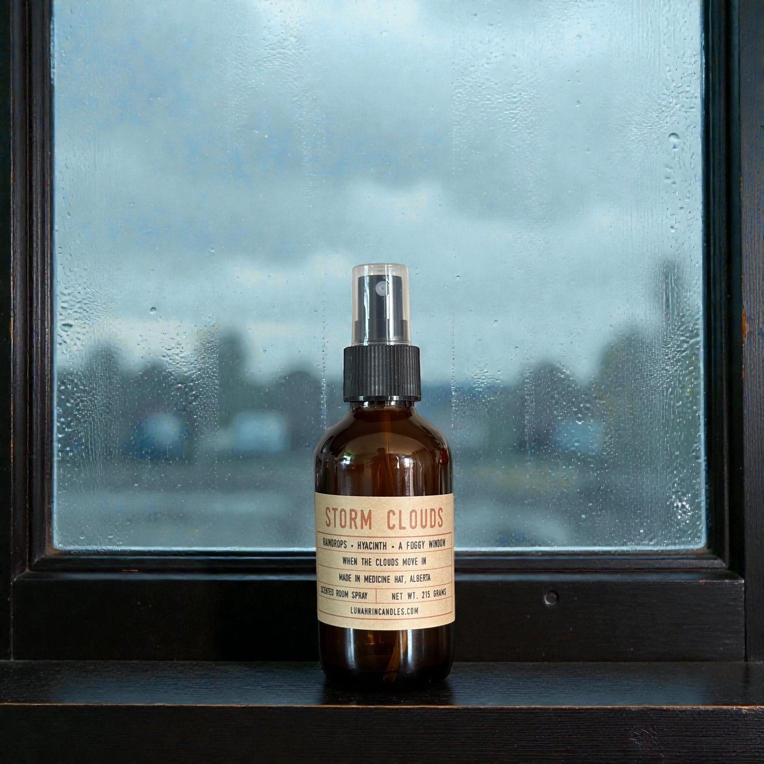 The same rain-before-it-arrives smell as the candle, in a bottle you can take anywhere. A room, a car, a space that needs resetting without a flame. Shake, spritz, done.
lunahrincandles.com/roomsprays