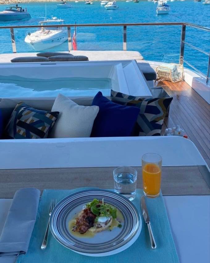 ☀️ Enjoy a lunch at sea and a 5-star experience aboard our luxury yachts with Sacha Boat Services 🌊🚤
Cruise along the French Riviera, discover hidden coves, swim in crystal-clear waters, and relax in total comfort while enjoying an unforgettable day on board. ✨
🍽️ Lunch at sea
⚓ Luxury yacht experience
🌅 Breathtaking Riviera views
📍 Departures from the French Riviera
Make this summer truly exceptional.
📩 Contact us to book your private escape.
#BoatServices #LuxuryYacht #FrenchRiviera #SummerVibes #BoatRental #YachtingLifestyle #SeaExperience #Antibes #LuxuryLife