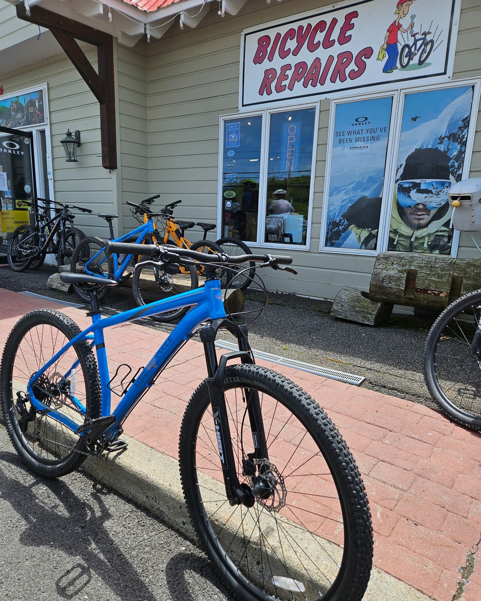 Helmets are included with every rental, for kids and adults.
Walk-ins are welcome, but if you're coming as a group, reserving ahead is a good idea. E-bikes are available if you want to cover more ground with less effort.
Trail maps are on-site, and we have digital versions linked on our website.
Come ready to ride!