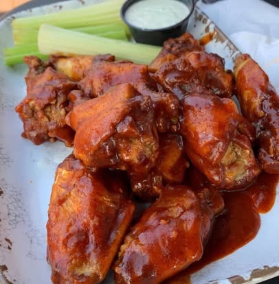Some decisions are more important than others.
Traditional, boneless, or cauliflower? One of our 9 signature sauces and rubs? Extra blue cheese?
Choose wisely and wing it today.
#WingIt #ChickenWings #BuffaloWings #CauliflowerWings #WingLovers #FoodieFavorites #IndianaEats #EatLocalIN #BlueCheese #LunchGoals #DinnerPlans