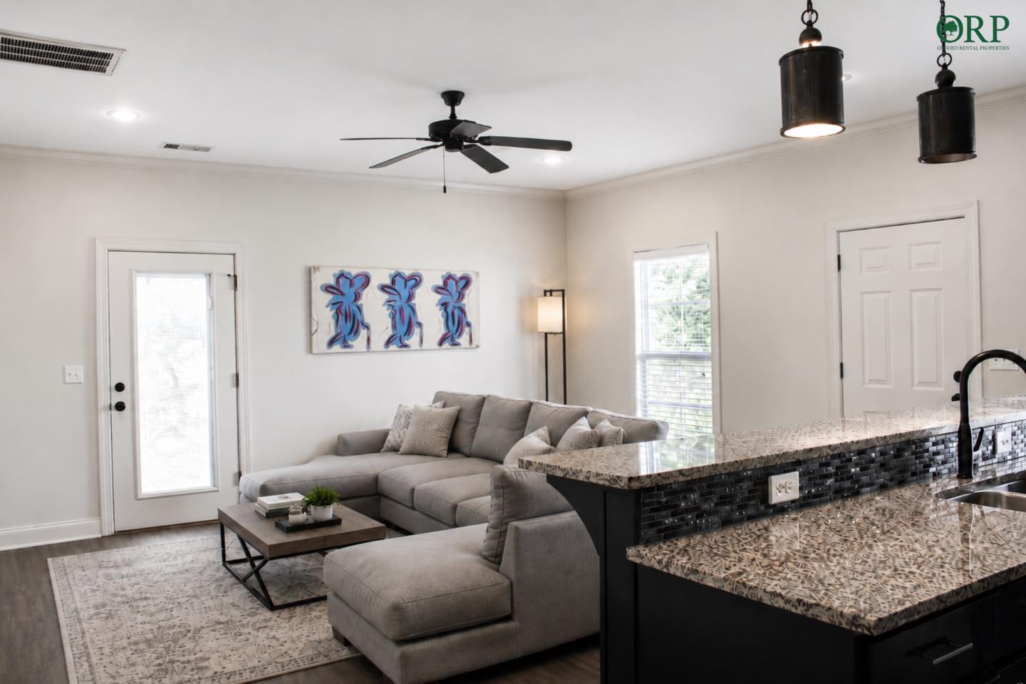 Luxury living at Park West — 3 bedroom, 3.5 bathroom units with all the finishing touches.✨
Newly renovated for August move-in, these units have been upgraded with fresh paint, updated flooring, stainless steel appliances, and granite countertops.
Tenants may also enjoy the convenience of a two-car garage, pool access, balconies + back patio space, and being walking distance to Casa Mexicana, one of Oxford’s favorite dining spots.🤩
Contact us today for more information:
📞662-832-1474
✉️office@oxfordrentalproperties.com
🌐 https://www.oxfordrentalproperties.com/properties-2/park-west-units-available
#OxfordRentalProperties #OxfordMS #OleMiss