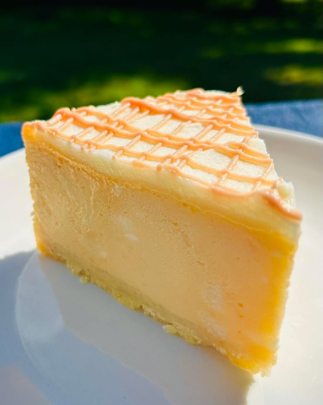 ‼️NEW Orange Creamsicle Cheesecake! Enjoy a slice at all Sidewall Pizza locations now!
🍊Vanilla shortbread crust, orange creamsicle cheesecake, finished with sweetened whipped cream cheese & white chocolate!
🍊Gluten free, but you would never know it!
#creamsicle #orangecreamsicle #glutenfree #cheesecake #greenville360