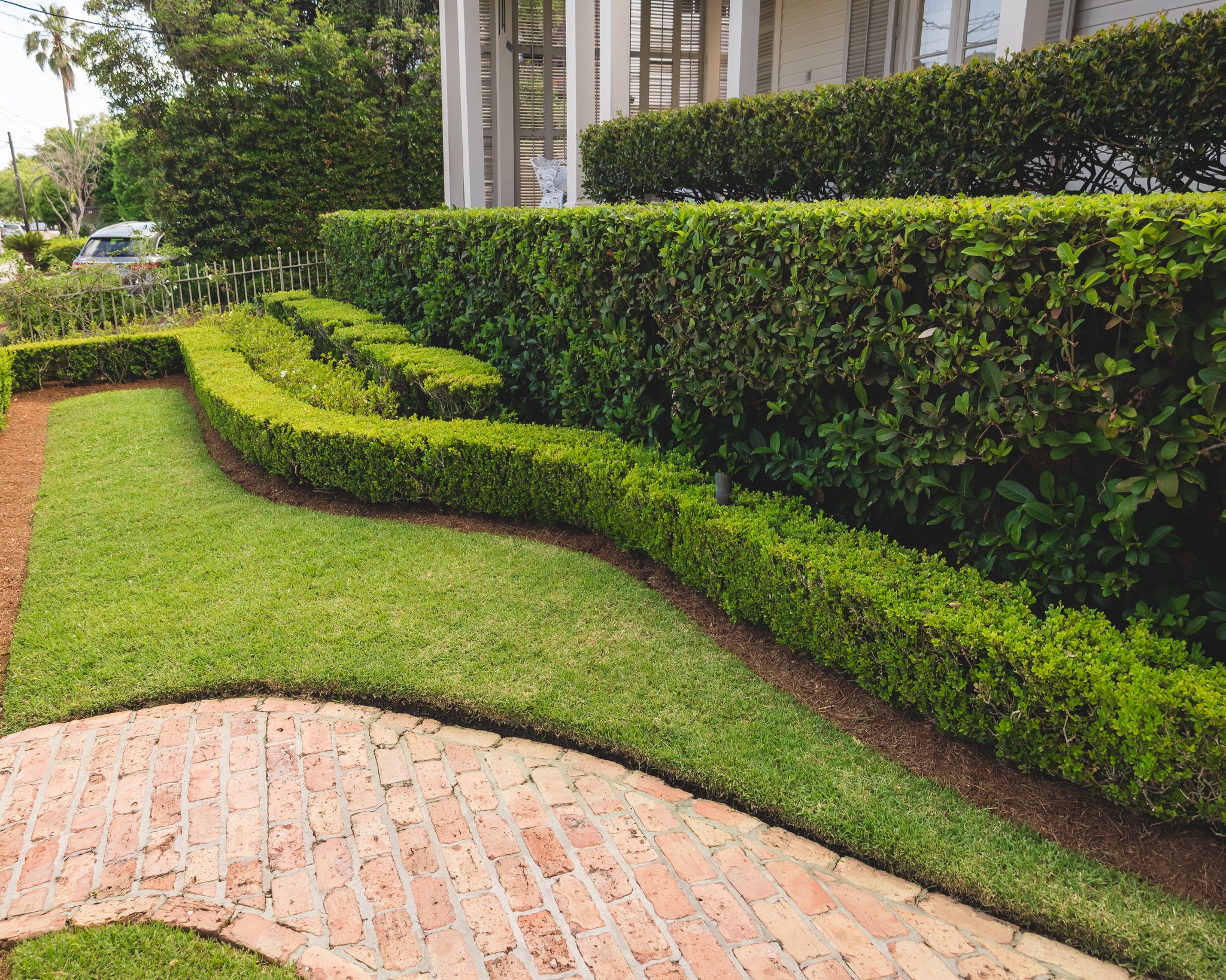 Freshly manicured and ready to impress. 🌱
▫️ ▫️ ▫️ ▫️ ▫️ ▫️ ▫️ ▫️ ▫️ ▫️
#thegardengateslandscapecompany #landscapedesign #residentialdesign #residentiallandscapedesign #neworleanslandscapes #pavers #thegardengateslandscapecompany #neworleans #metairielandscapes #design #iheartnola #artificialturf #turf #design