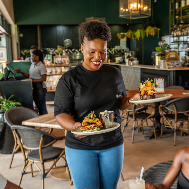 🫶 Appreciation post 🫶 Restaurants are probably one of the toughest games to be in: high pressure, hot kitchens, and many, many plasters (thanks @elastoplast_sa )
But these guys do it with grace and smiles. (Okay sometimes they lose the smile part when things get crazy, but MOST of the time it's there!)
From our scullers, who wash every spoon, cup, and pot, to our pastry chef who bakes every biscuit and biscotti, from back-of-house to front-house, let's give them a standing ovation. 👏🏽👏🏼👏👏🏿
#ballito #restaurants #cafè #food #explore