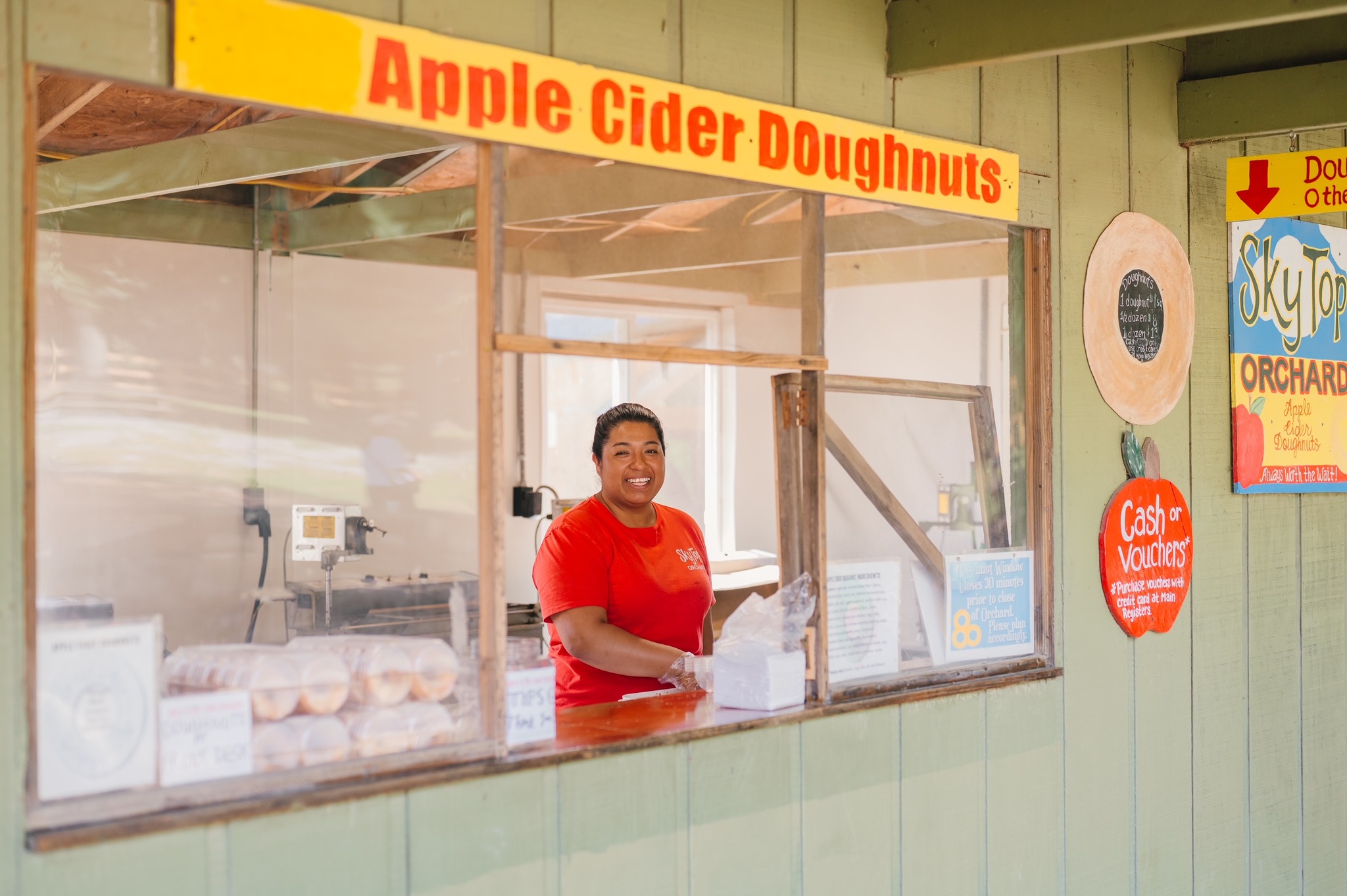 Happy National Donut Day! 🍎🍩
In honor of one of the most delicious traditions at Sky Top, we’ve spent the off-season giving our apple cider donut room a makeover. Here’s a sneak peek (from earlier this spring) 👀
Who’s ready to see the full transformation and get their donut fill this season? 🙌🏽
#NationalDonutDay #AppleDonuts #SkyTopOrchard #OrchardTreats #NorthCarolinaEats