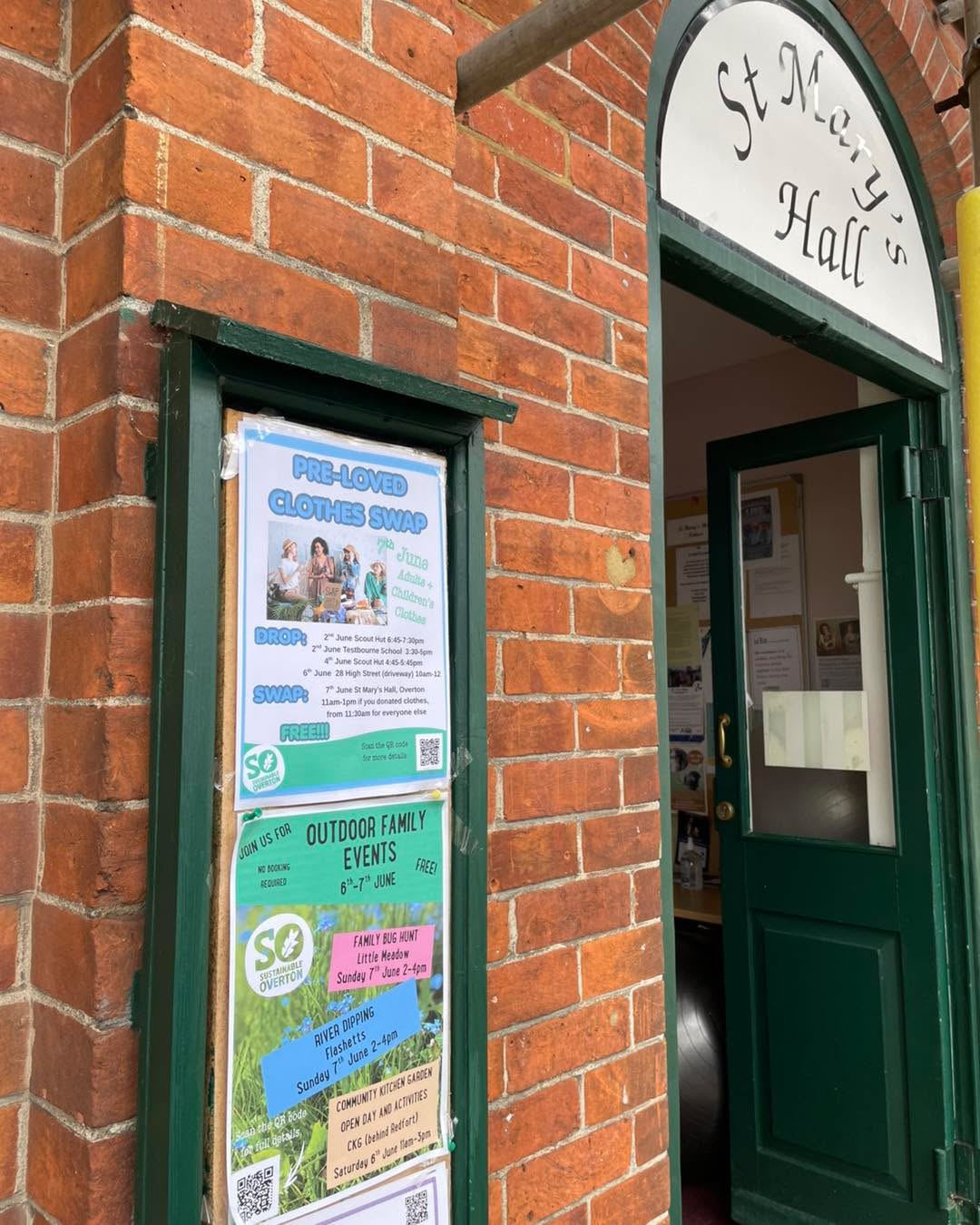 It’s a hive of activity at St Mary’s Hall this morning!
Thank you everyone who has dropped clothes off so far 😁, we’re busy setting up for our clothes swap!
See you from 11am if you’ve donated clothes, and from 11.30am otherwise 👗👚👖
Come for a browse, come for a cup of tea and some lovely cake with the Overton Guides and Rangers 🍰☕️