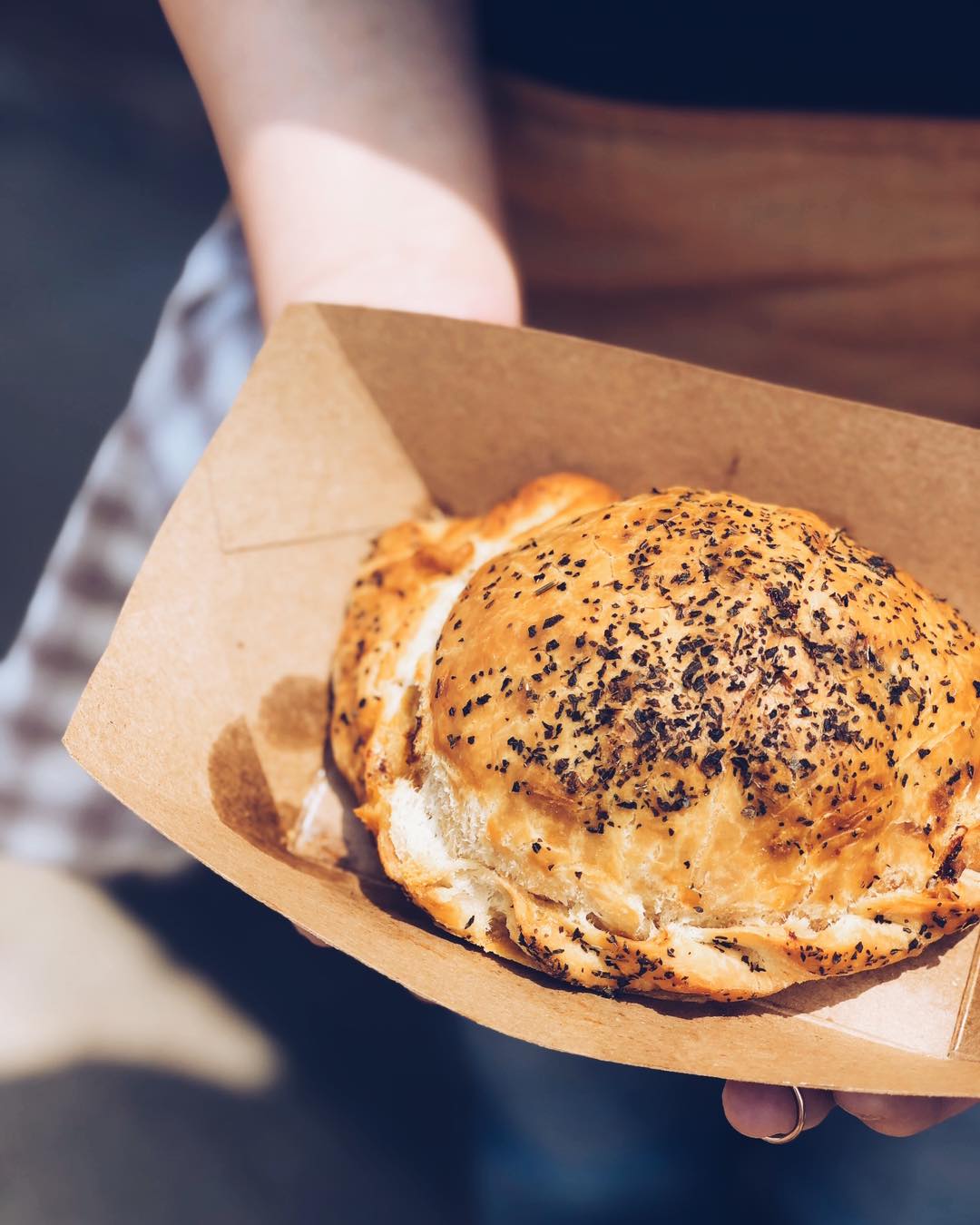 Looking for a delicious, quick & filling lunch? Stop by Simply Baked by Chandler for a Hand Pie! We’ve got so many flavors to choose from & each one is delicious.
Pictured here is our Ham & Cheddar! Smoked ham & gooey cheddar… all inside our flaky pastry crust!
You have to give this a try!
As always you can call ahead & reserve anything! Call us at 417-527-1933. 📞