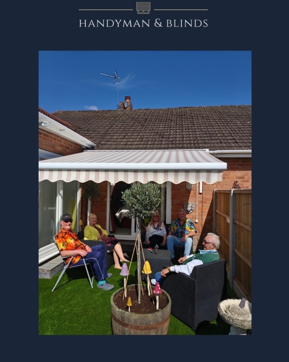 ⭐️AWNINGS⭐️
Recent customers enjoying the sunshine and good company in their beautiful garden under the shade of their new awning! 🌞🌿
The awning features stylish striped fabric in a classic white cassette, complemented by a charming scalloped valance that adds a touch of elegance.
Nothing beats relaxing outdoors with a perfect shady spot. Thank you for choosing us to help create your outdoor oasis! Get in touch today on 01384 277877 to transform your garden.
#GardenVibes #OutdoorLiving #CustomerSatisfaction